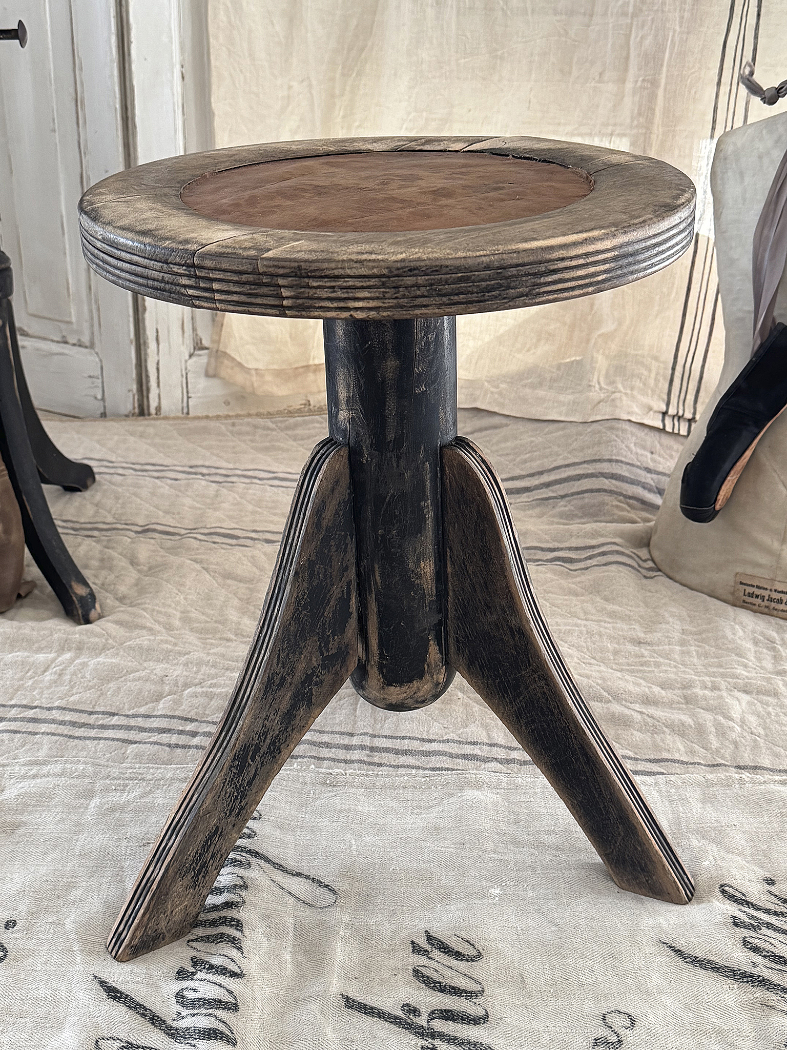 Alter Klavierhocker im Original-Vintage-Kleid***