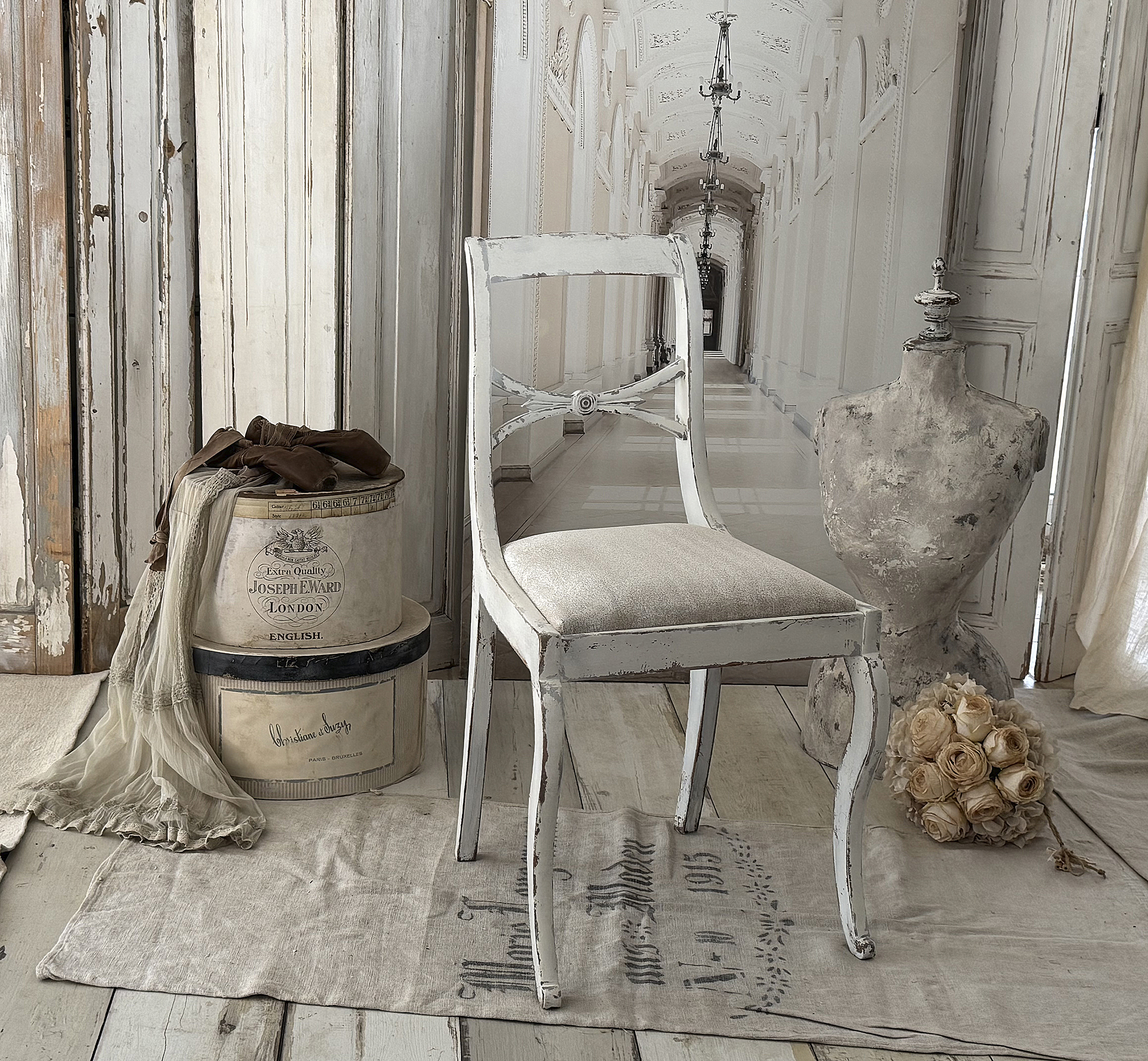 Antiker Holzstuhl mit Sitzpolster – Vintage Shabby Chic***