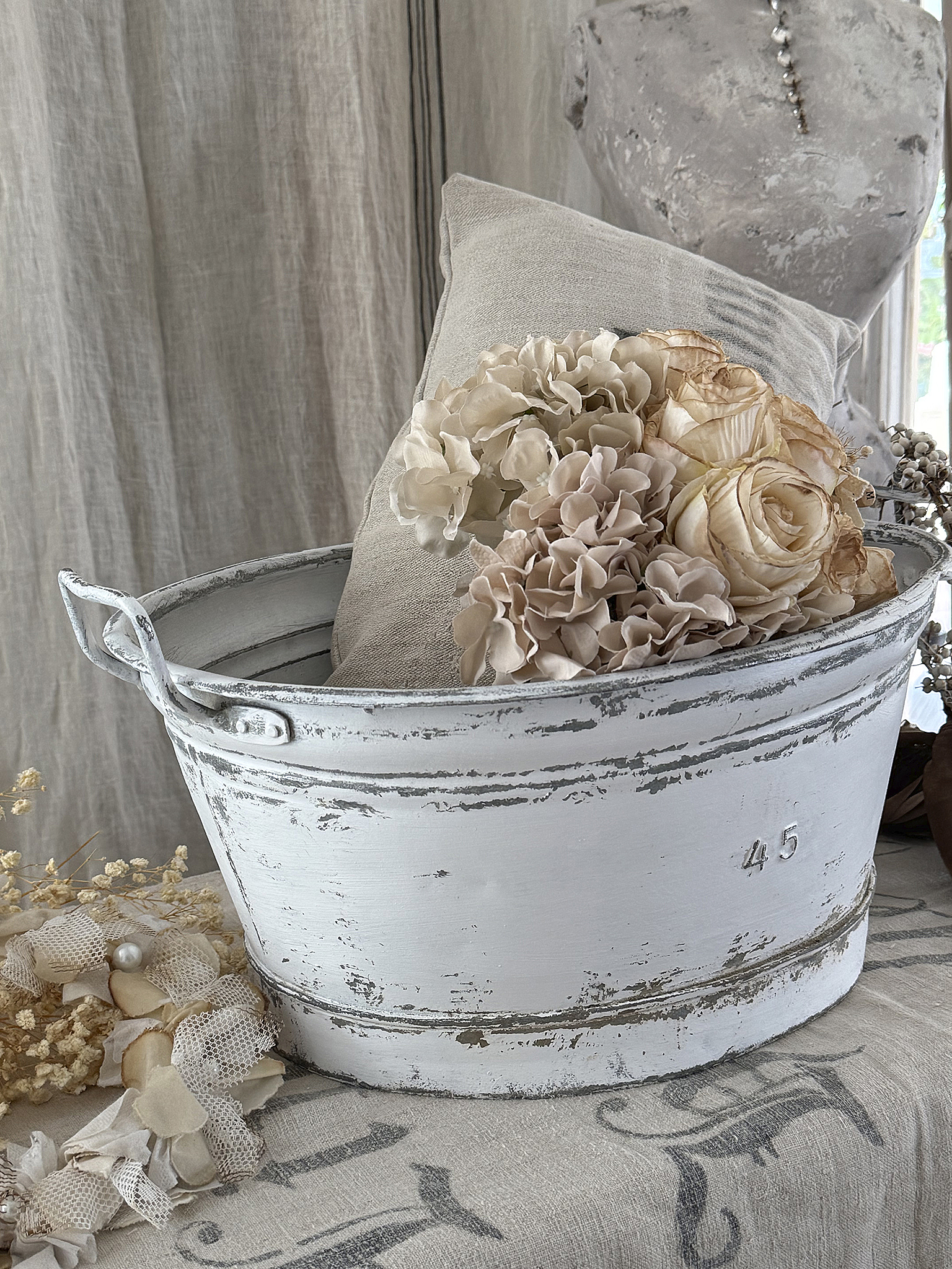Alte Zinkwanne im weißen Shabby-Look – charmantes Vintage-Unikat***