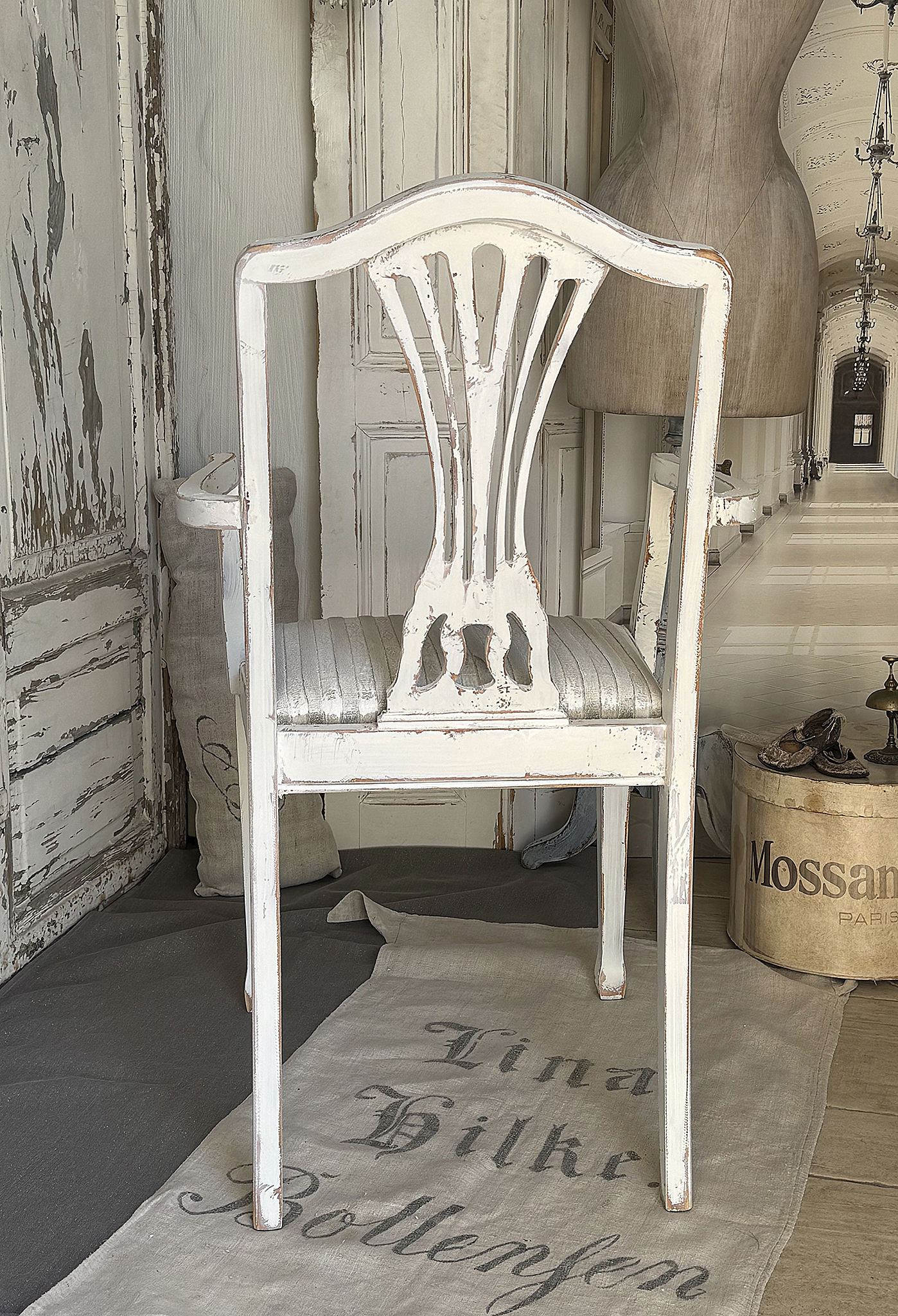 Wunderschöner alter Armlehnstuhl mit Sitzpolster