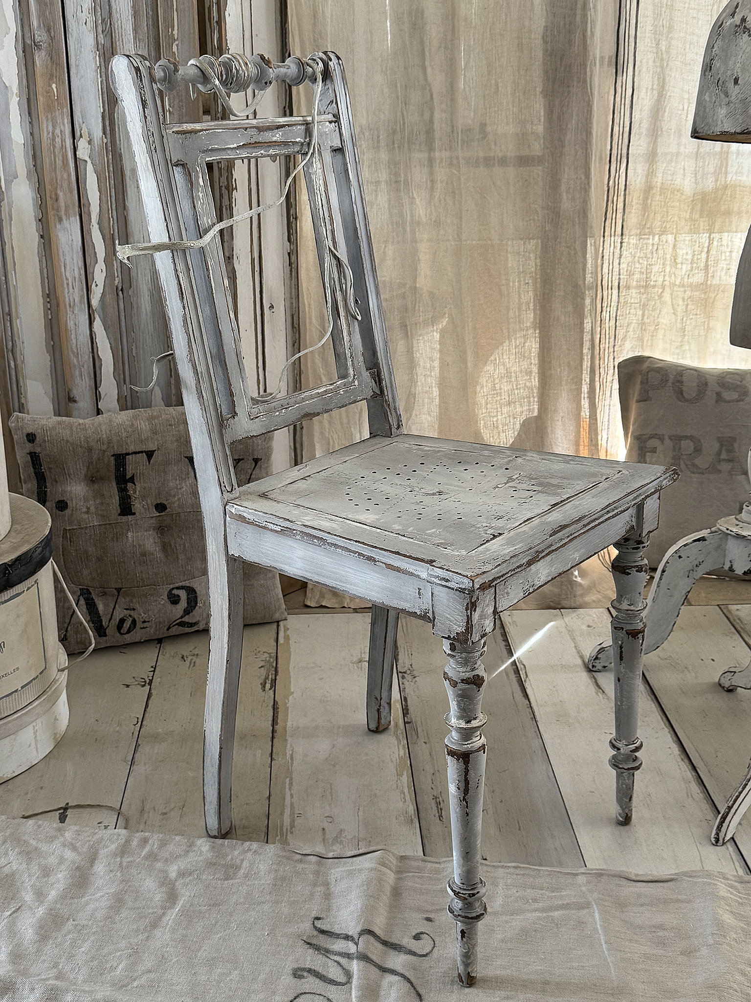  Ein antiker Gründerzeitstuhl mit Geschichte*** 