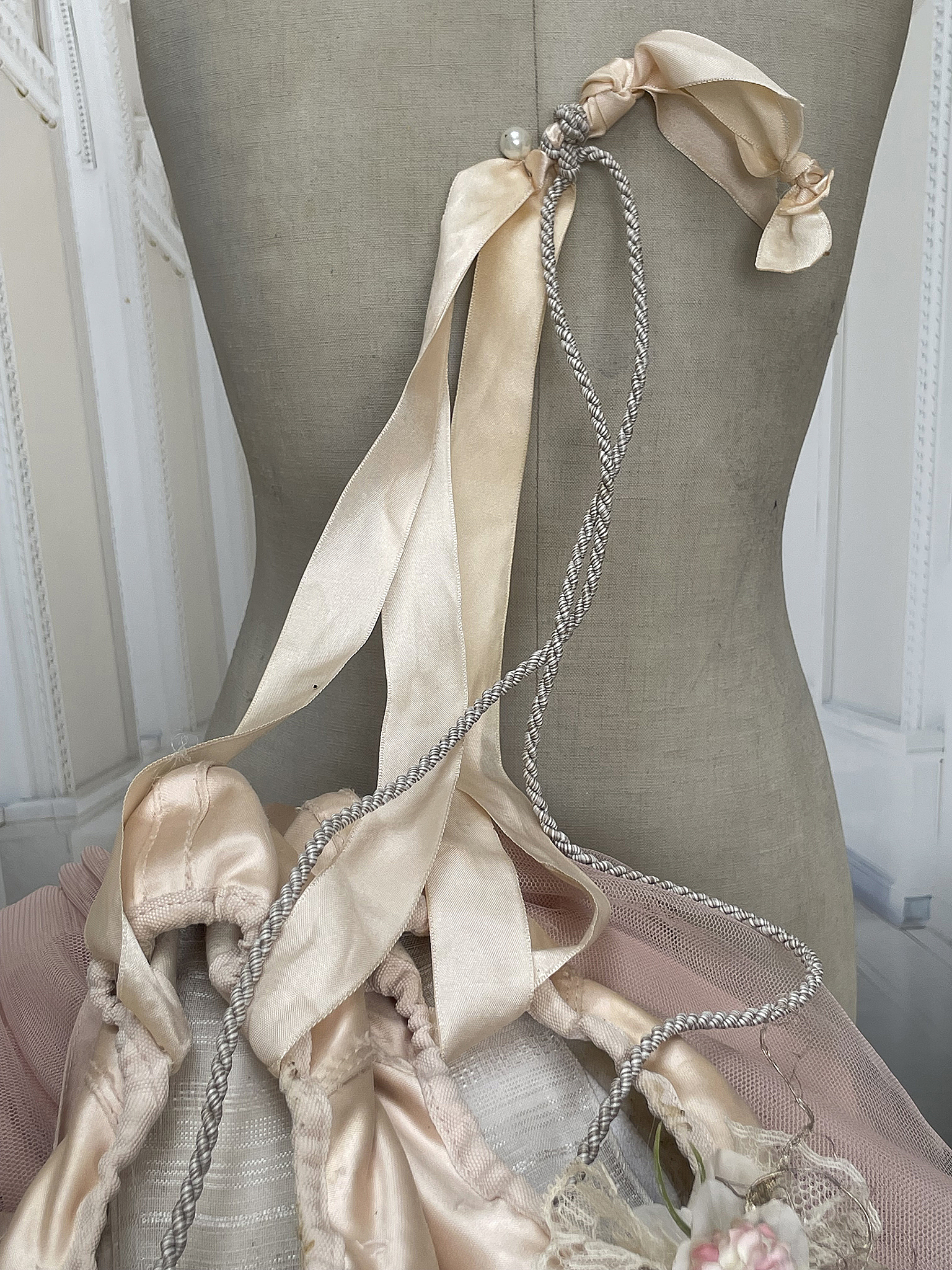 Alte Ballettschuhe Brocante mit Röschen und Spitze***