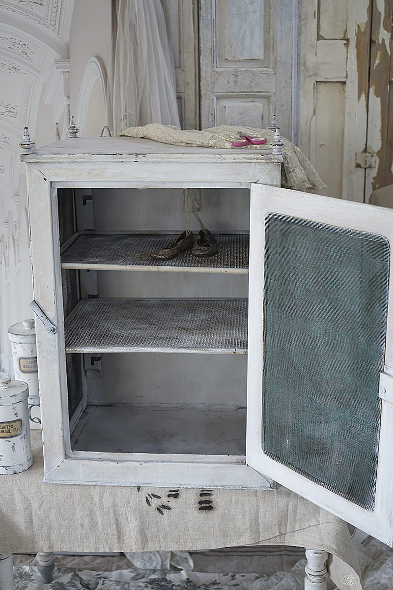 Shabby pur Fliegenschrank