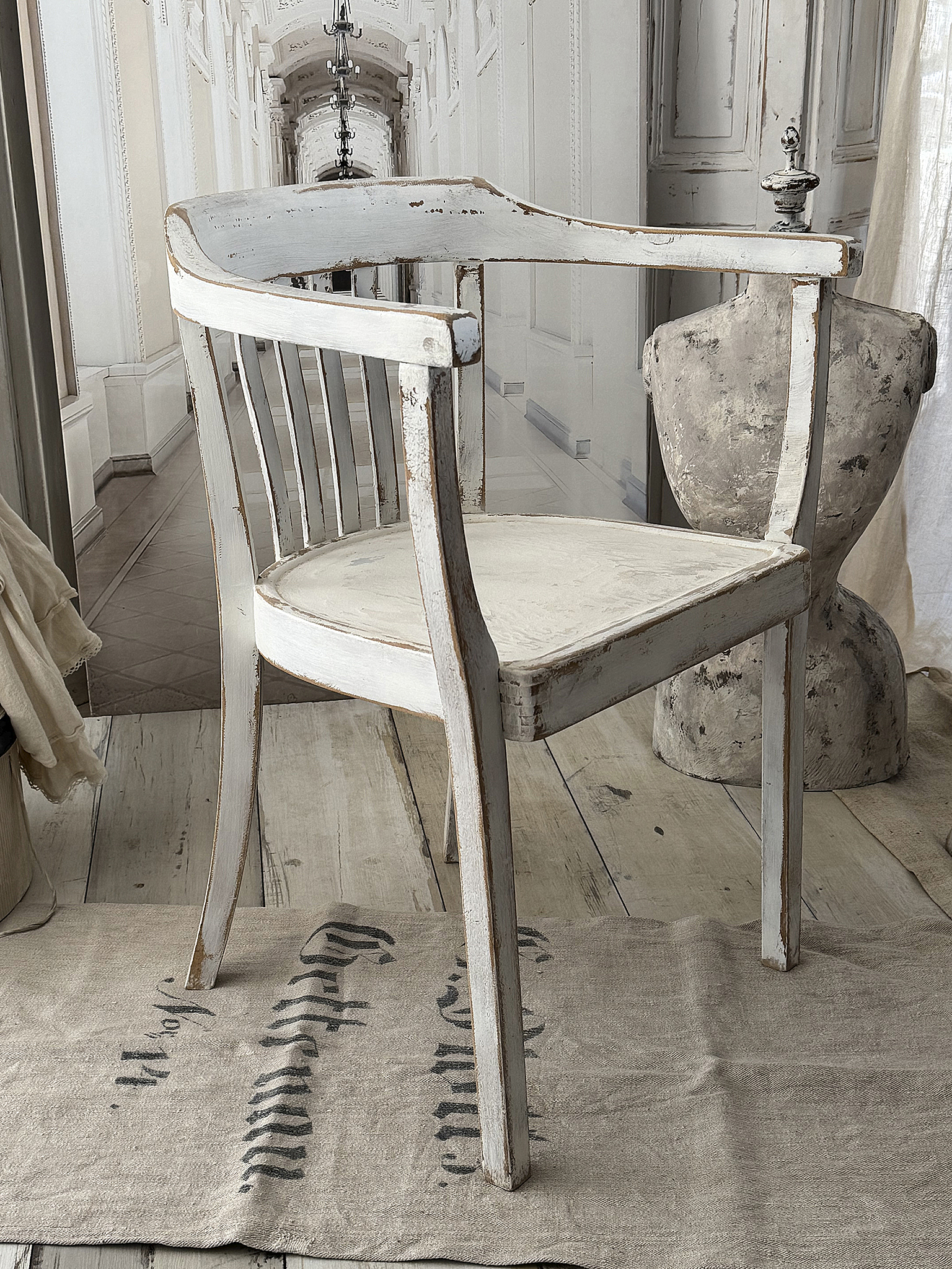 Original Bauhaus Armlehnstuhl – Shabby Chic im alten Originallack***