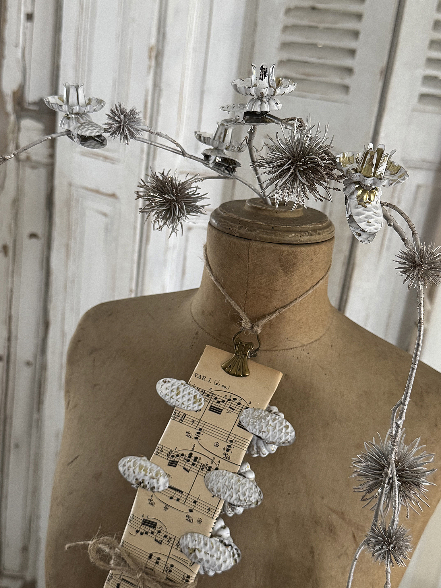 Zehn uralte Kerzenclips antike Baumkerzenhalter im Shabby-Kleid ***
