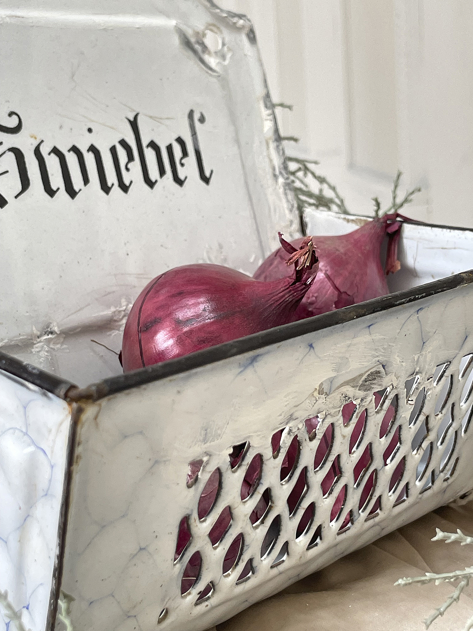 Vintage Zwiebel/Wand-Topf/Emaille*** Vintage Zwiebel/Wand-Topf/Emaille***
