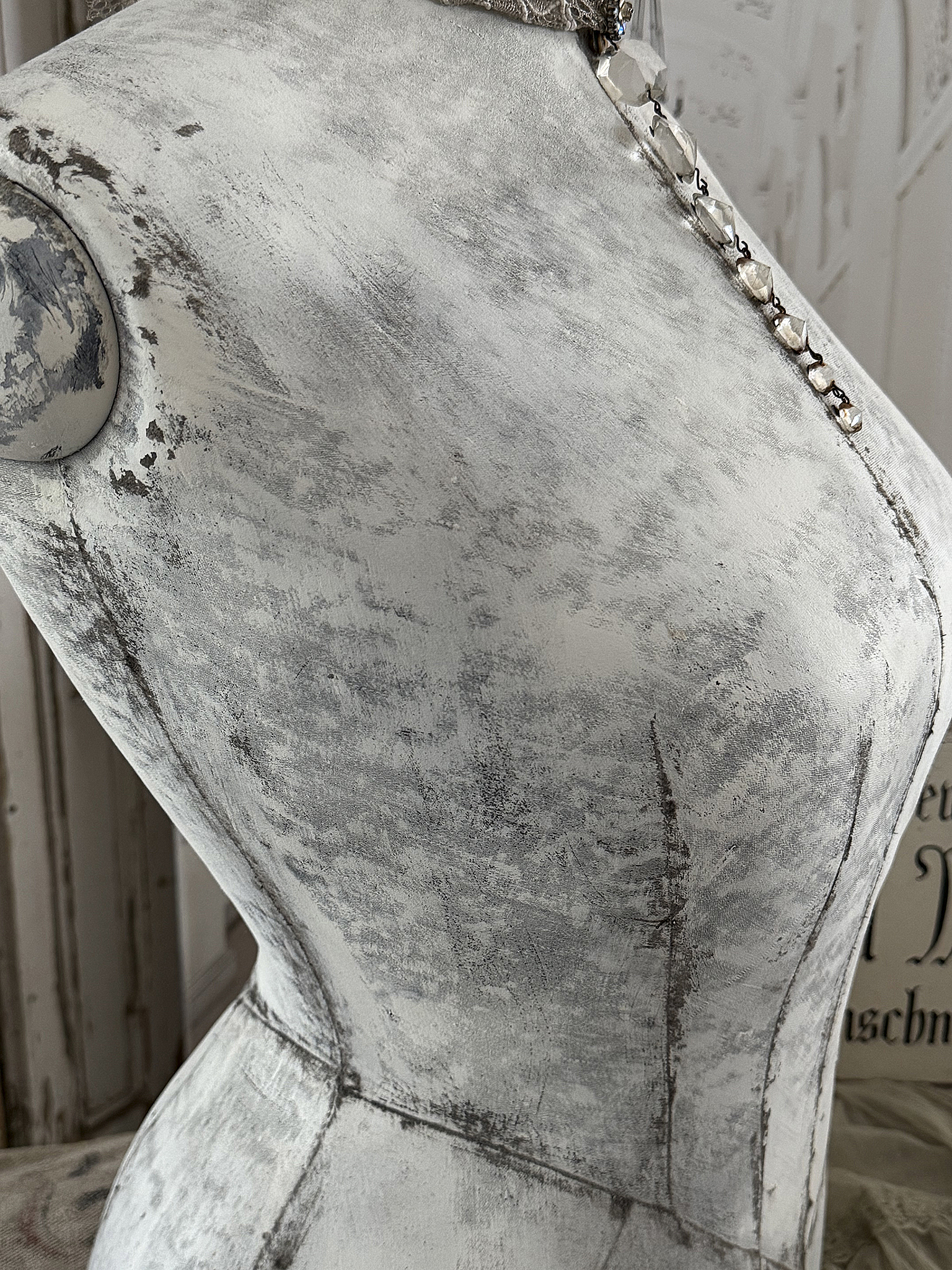  Antike Schneiderpuppe im Shabby-Chic – nostalgische Korsettbüste mit Vintage-Charme***