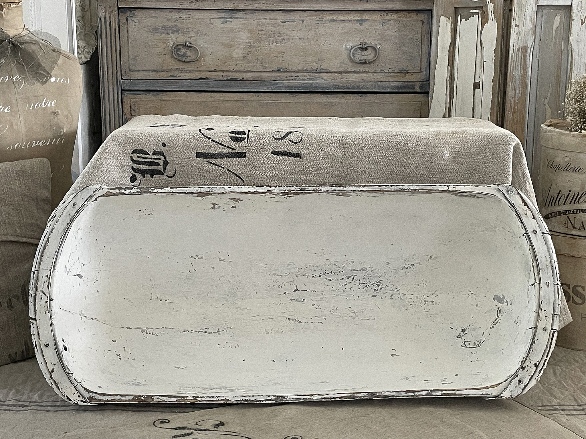 Imposante alte Teigmolle Shabby-weiß*** Imposante alte Teigmolle Shabby-weiß***