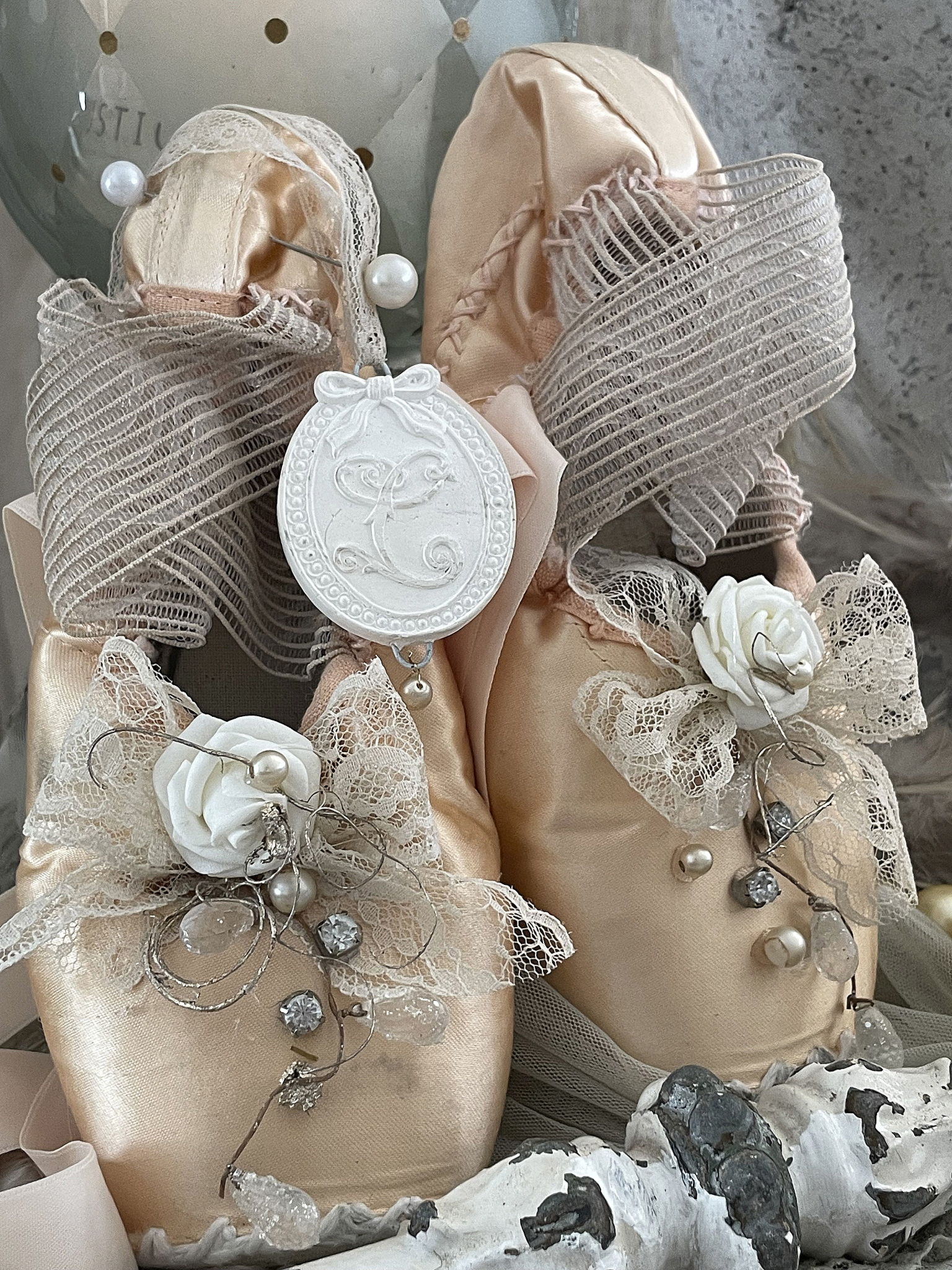 Alte Ballettschuhe Brocante mit Röschen und Medallion*** Alte Ballettschuhe Brocante mit Röschen und Medallion***