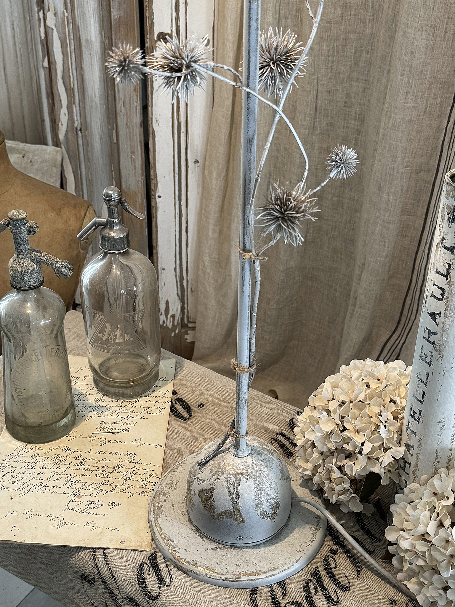 Zarte alte Stehlampe aus Messing – charmantes Vintage-Stück***