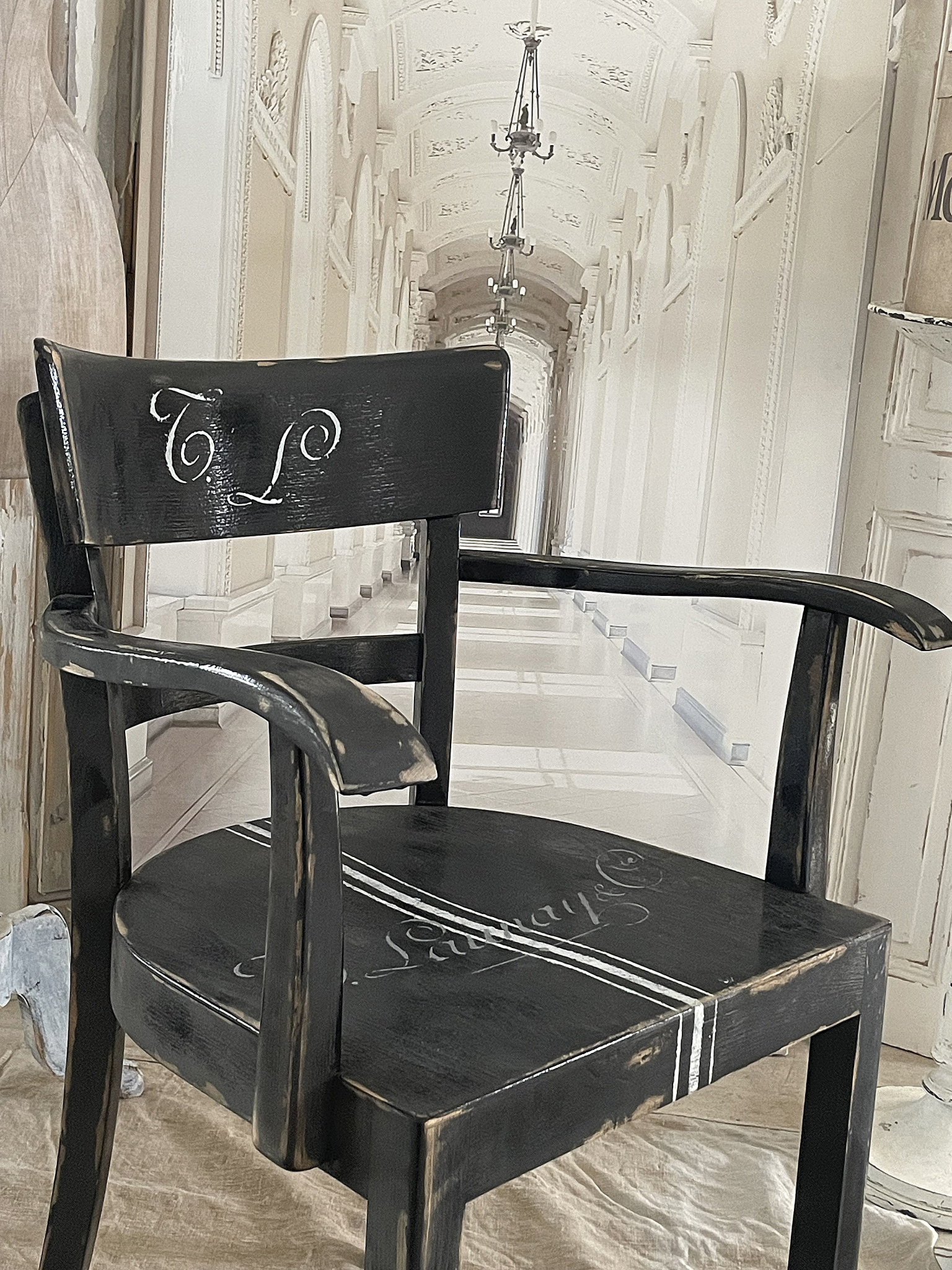Robuster alter Holz-Stuhl Shabbyblack*** Robuster alter Holz-Stuhl Shabbyblack***