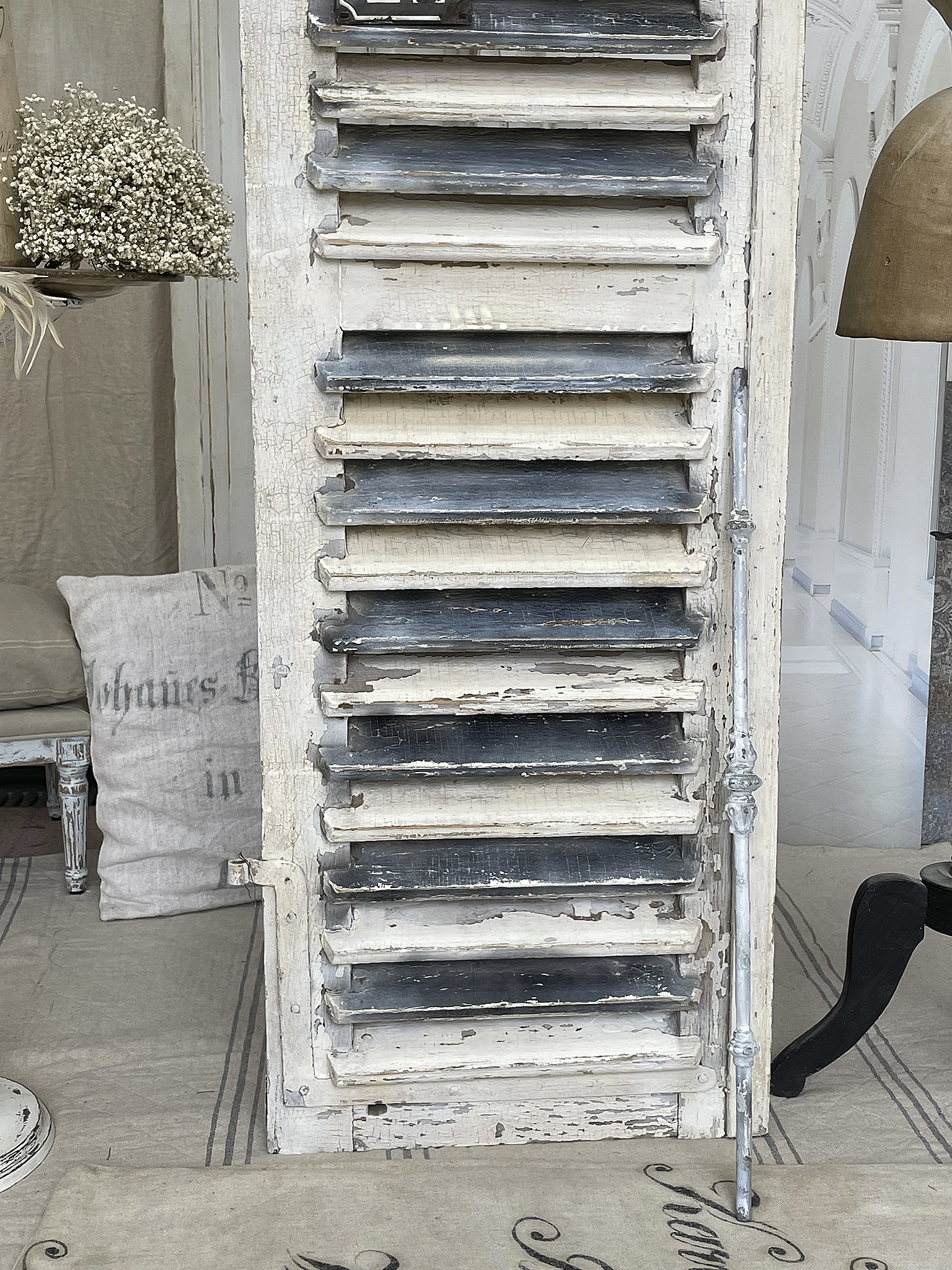 Großer Lamellenfensterladen Shabby-gestreift*** Großer Lamellenfensterladen Shabby-gestreift***