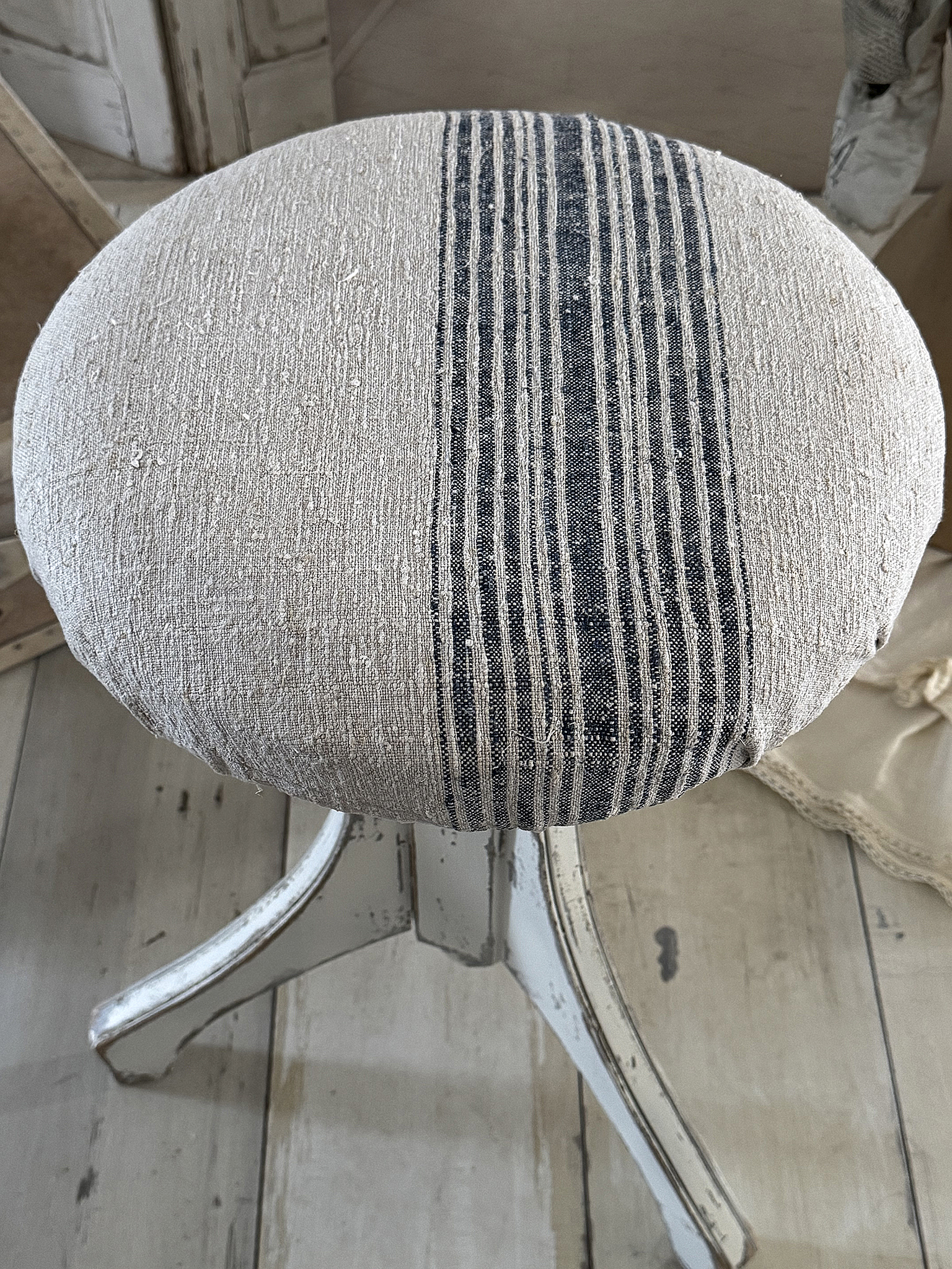 Wunderschöner vintage Klavierhocker mit altem Leinen***