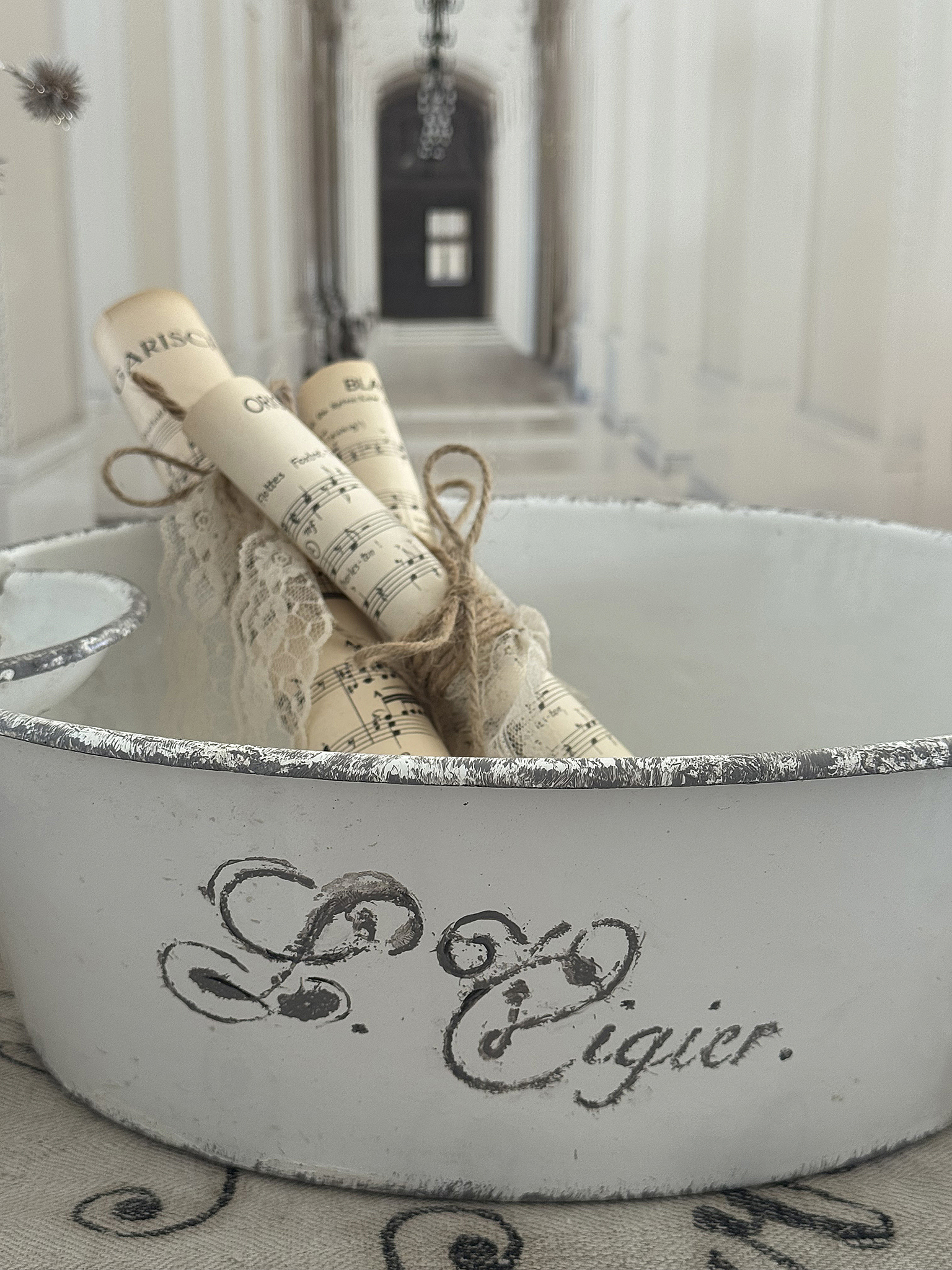 Süße Waschschüssel mit romantischer Deko***