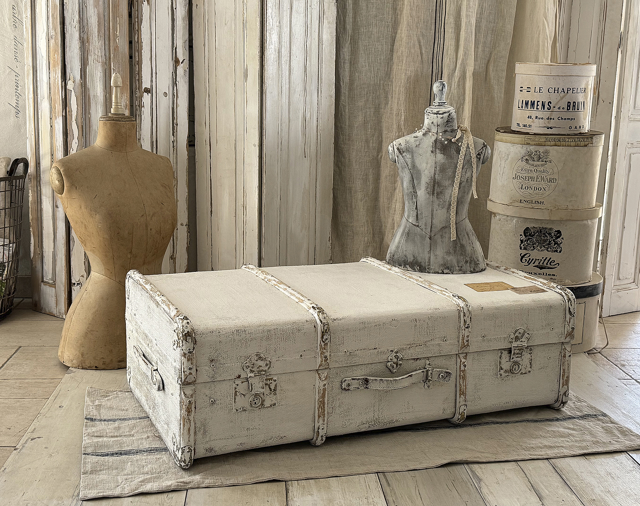 Wunderschöner nostalgischer Überseekoffer mit Holzstreben – Shabby Chic***