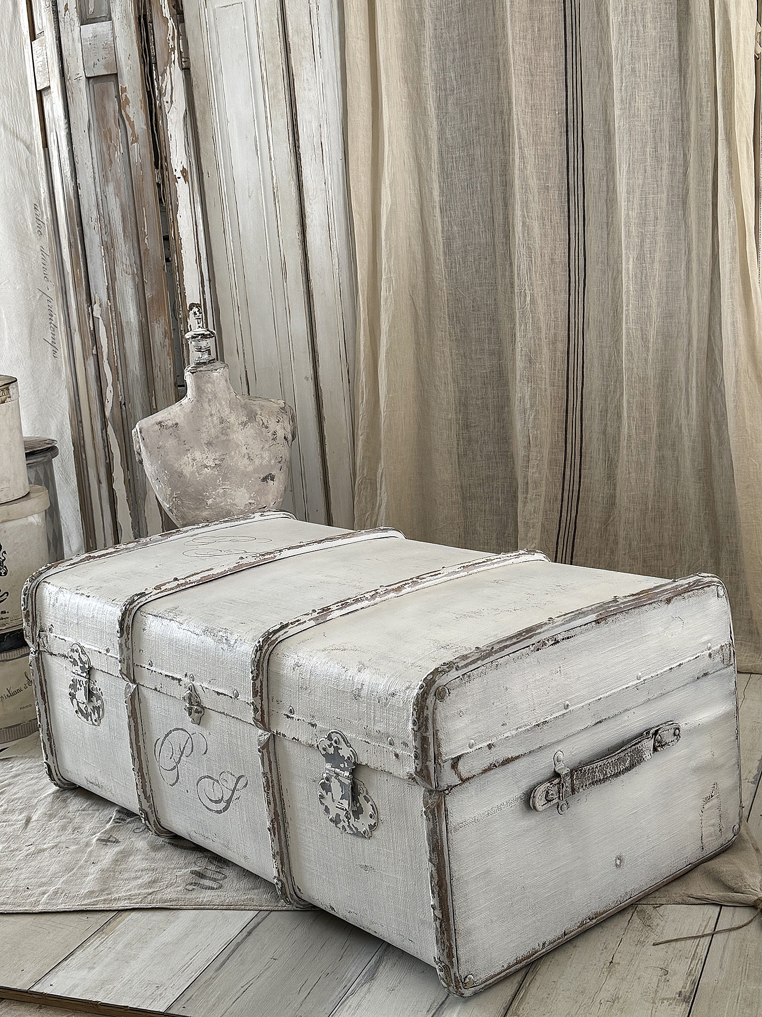 Antiker Überseekoffer „Shabby White“ im nostalgischen Vintage-Look***