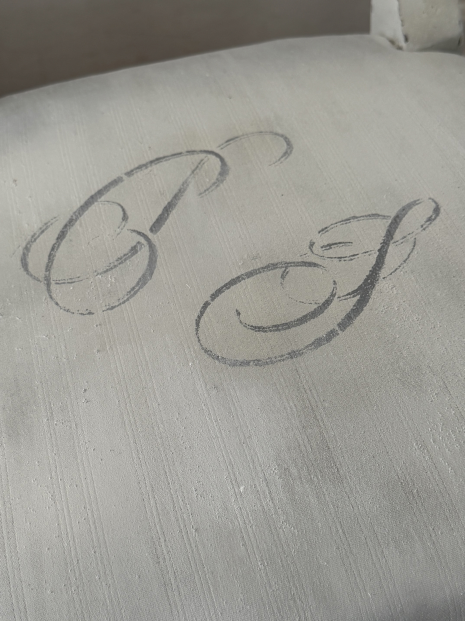 Antiker Biedermeier-Stuhl – Shabby Chic mit Monogramm***