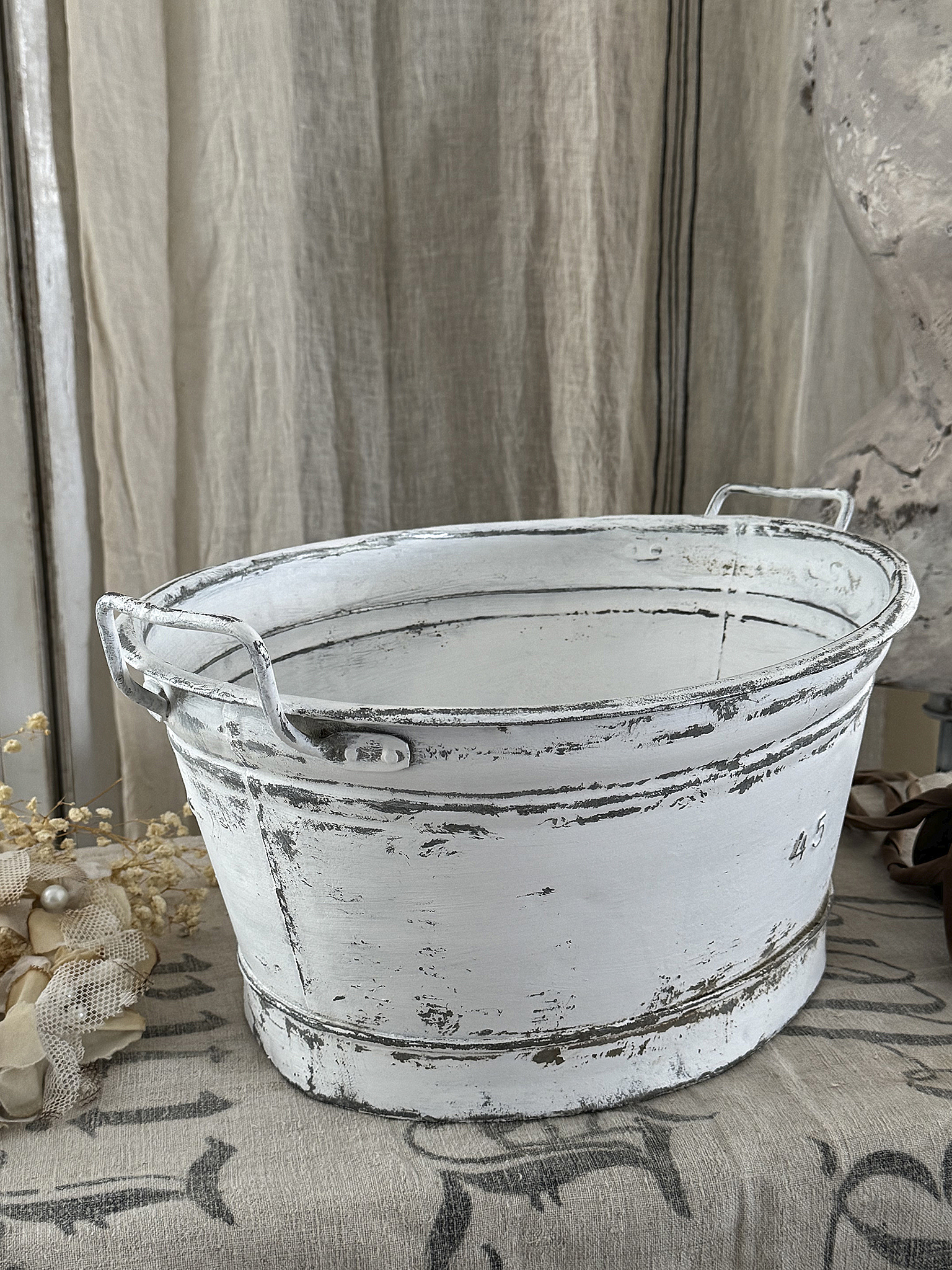 Alte Zinkwanne im weißen Shabby-Look – charmantes Vintage-Unikat***