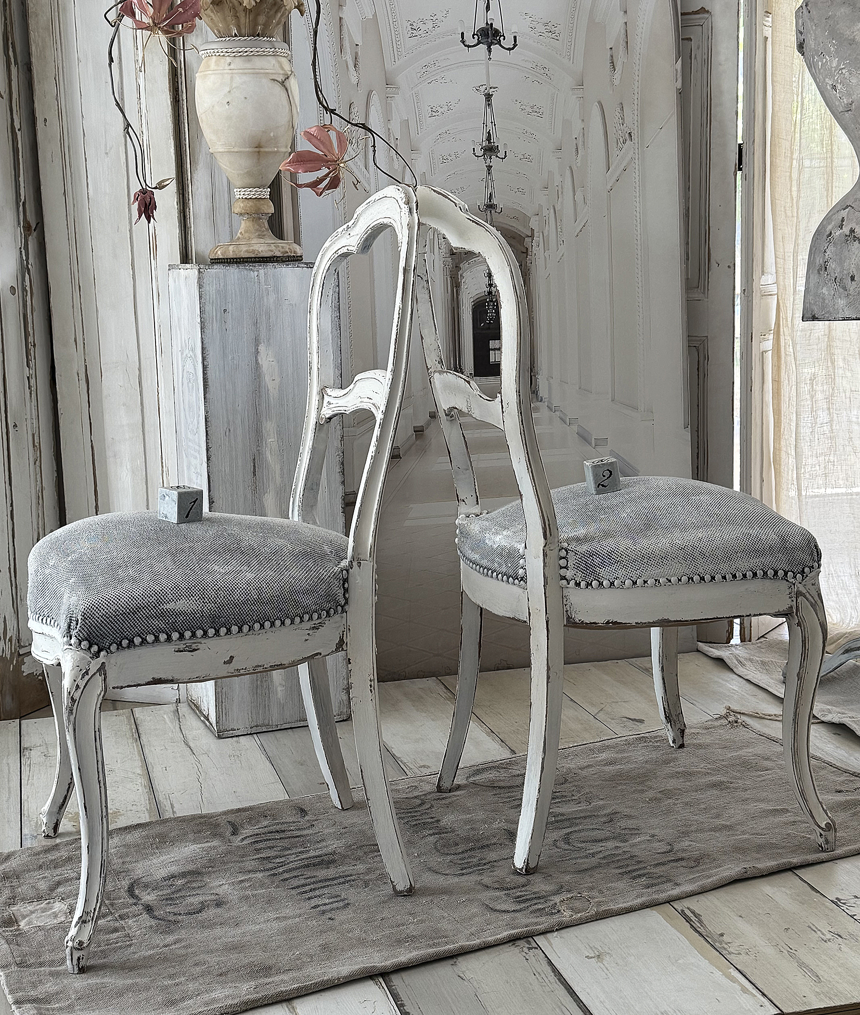 Antike Louis-Philippe-Stühle im authentischen Shabby Chic***