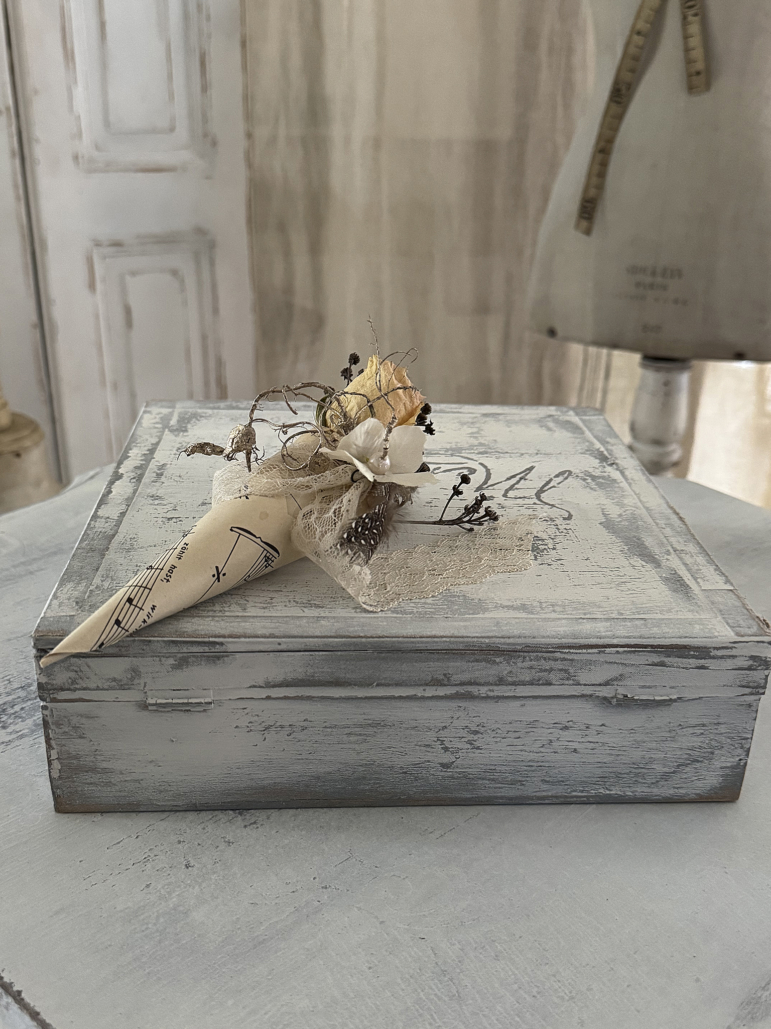 Alte Schatulle Memories mit zarter Deko***