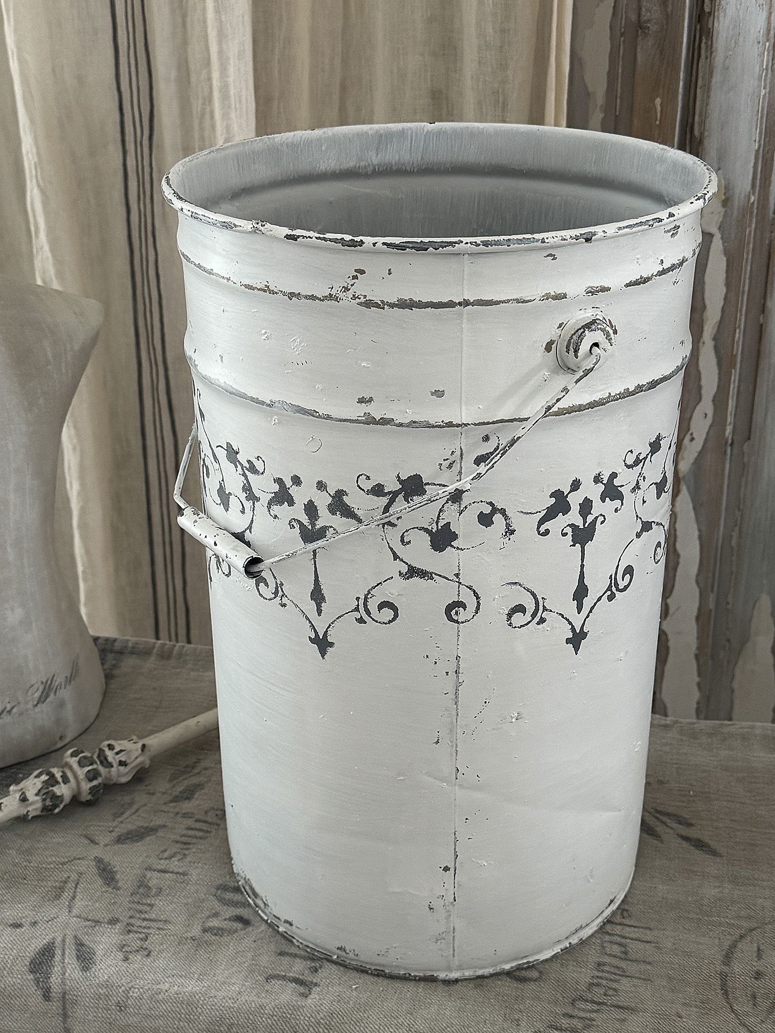 Reserviert! Eimer aus Aluminium Ornament***