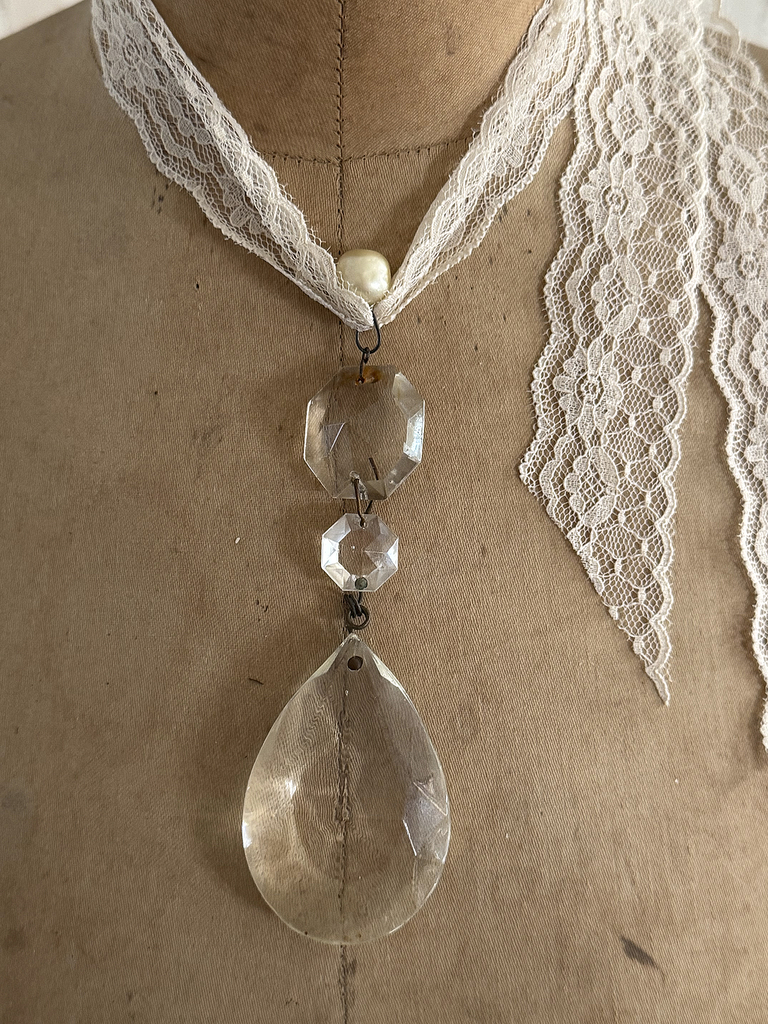 Collier für eine Schneiderpuppe Brocante***