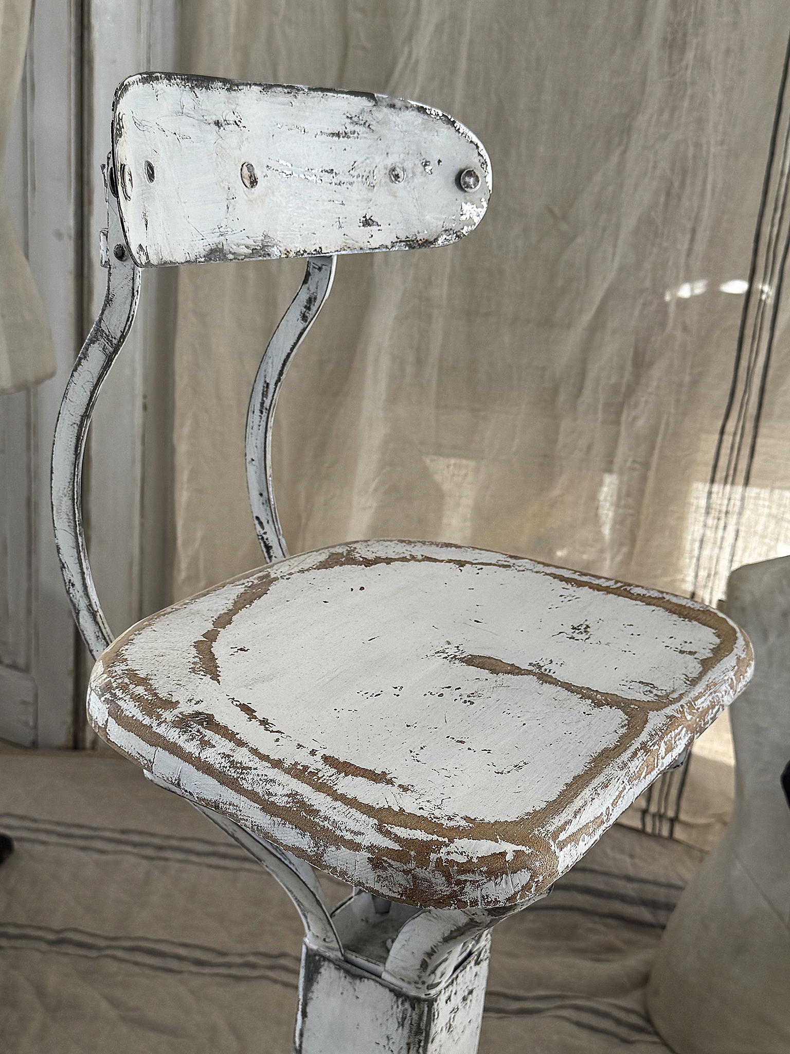 Alter Werkstatt-Loft Stuhl im Shabbykleid***