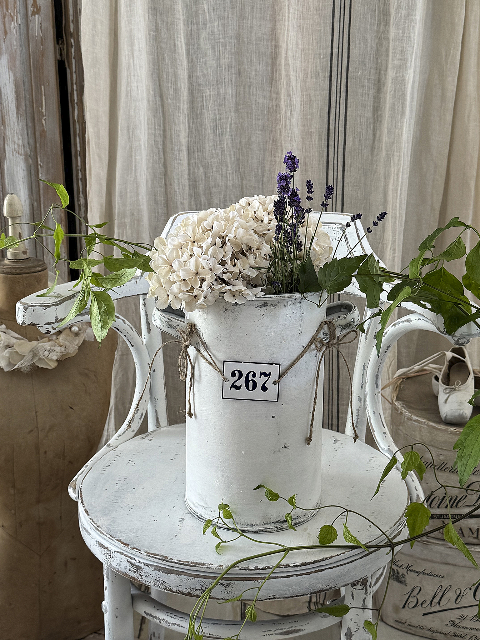 Alter Zinktopf im Shabby Chic mit Emaille-Schildchen Nr. 267***
