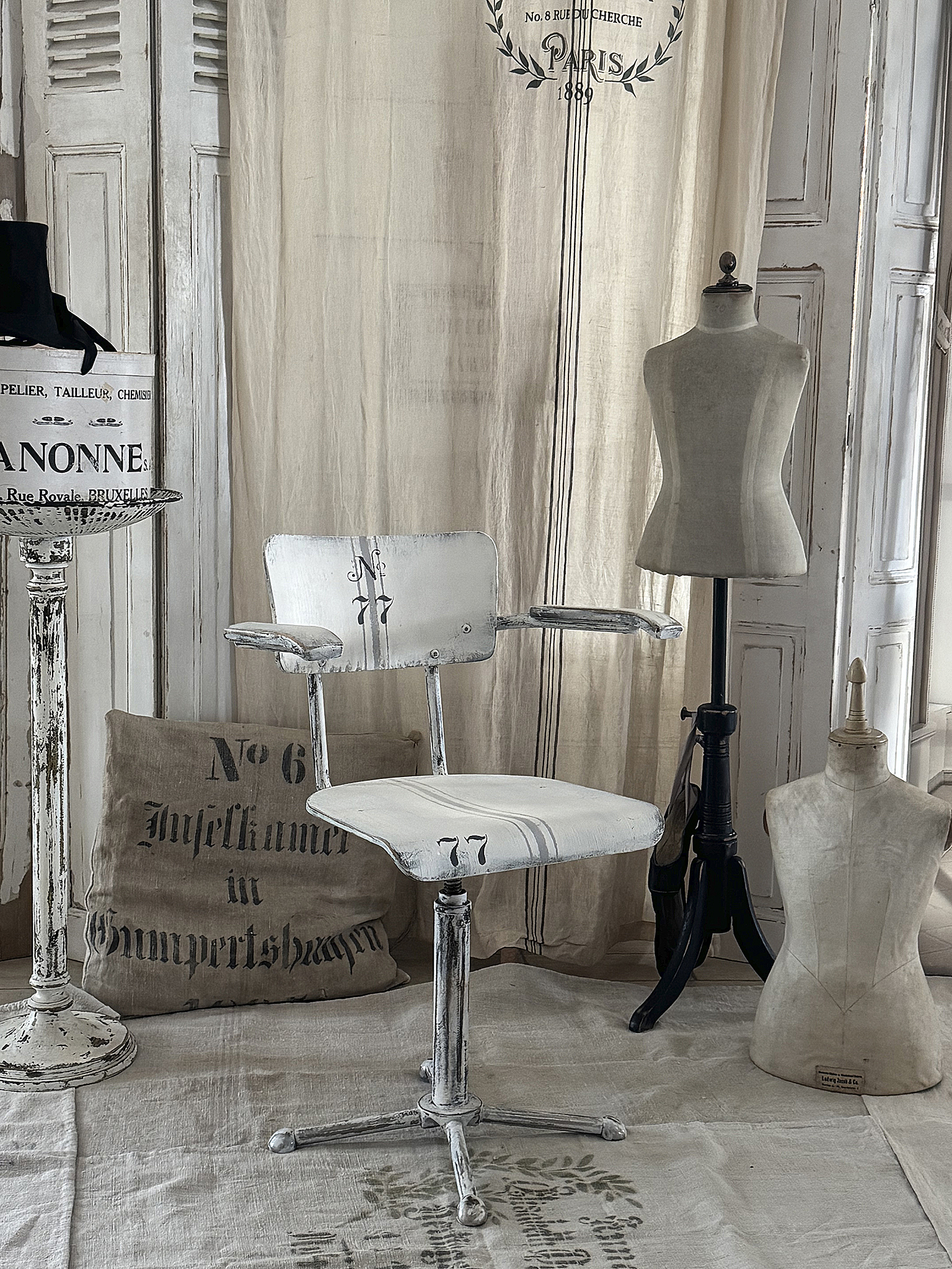 Alter Shabby Bürostuhl 77***