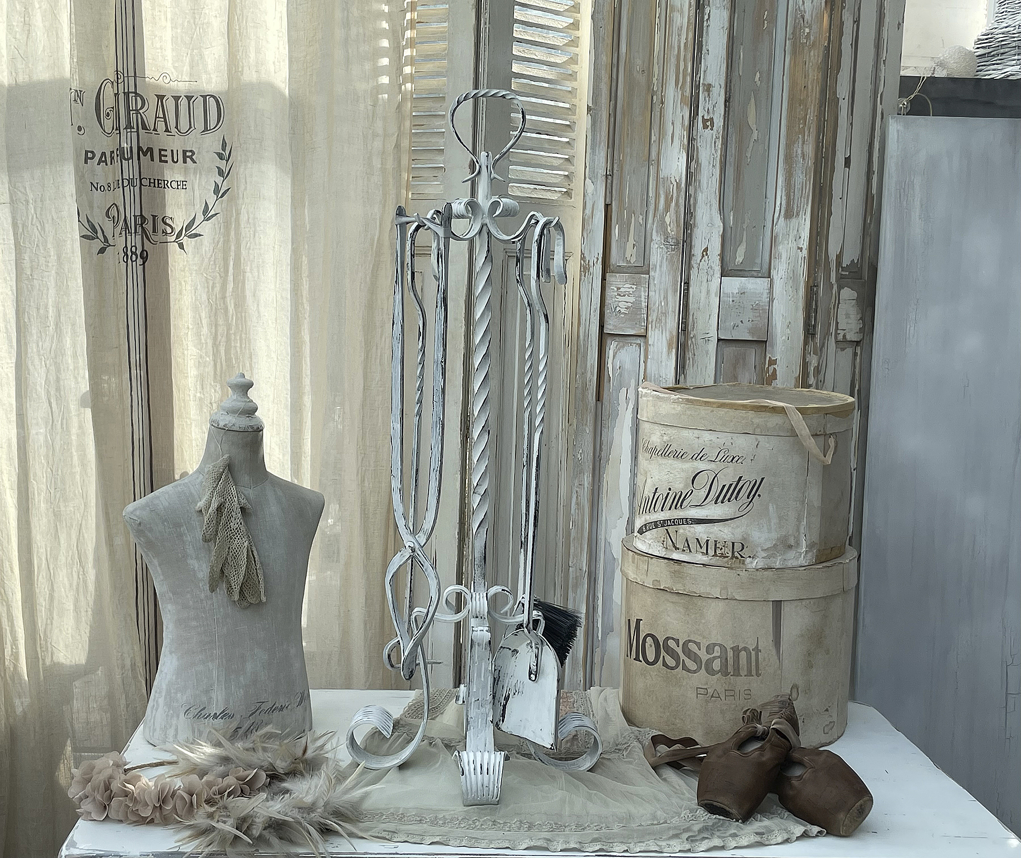 Altes Kaminbesteck im weißen Kleid*** Altes Kaminbesteck im weißen Kleid***