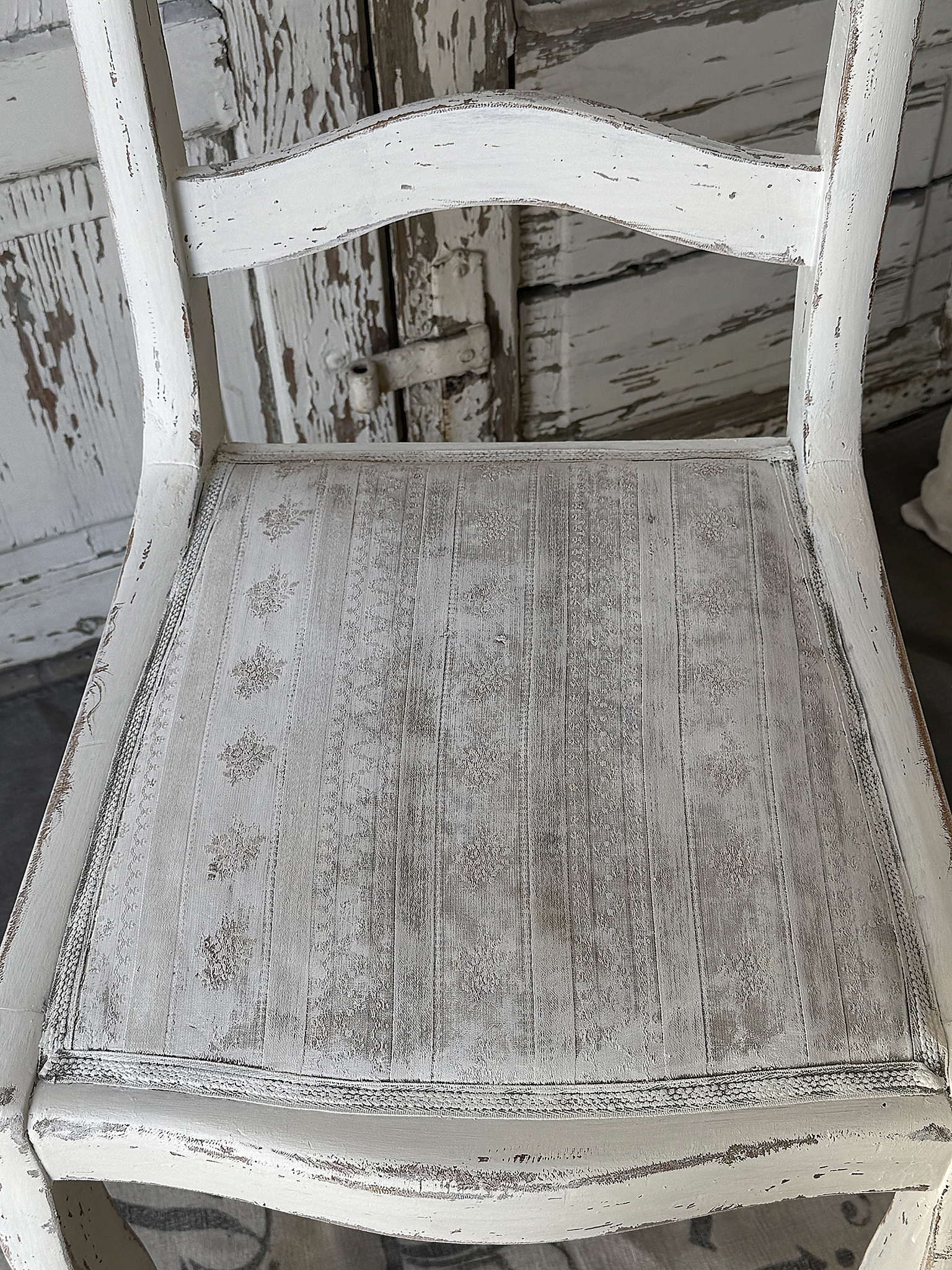 Antiker Biedermeier-Stuhl im Vintage-Kleid***