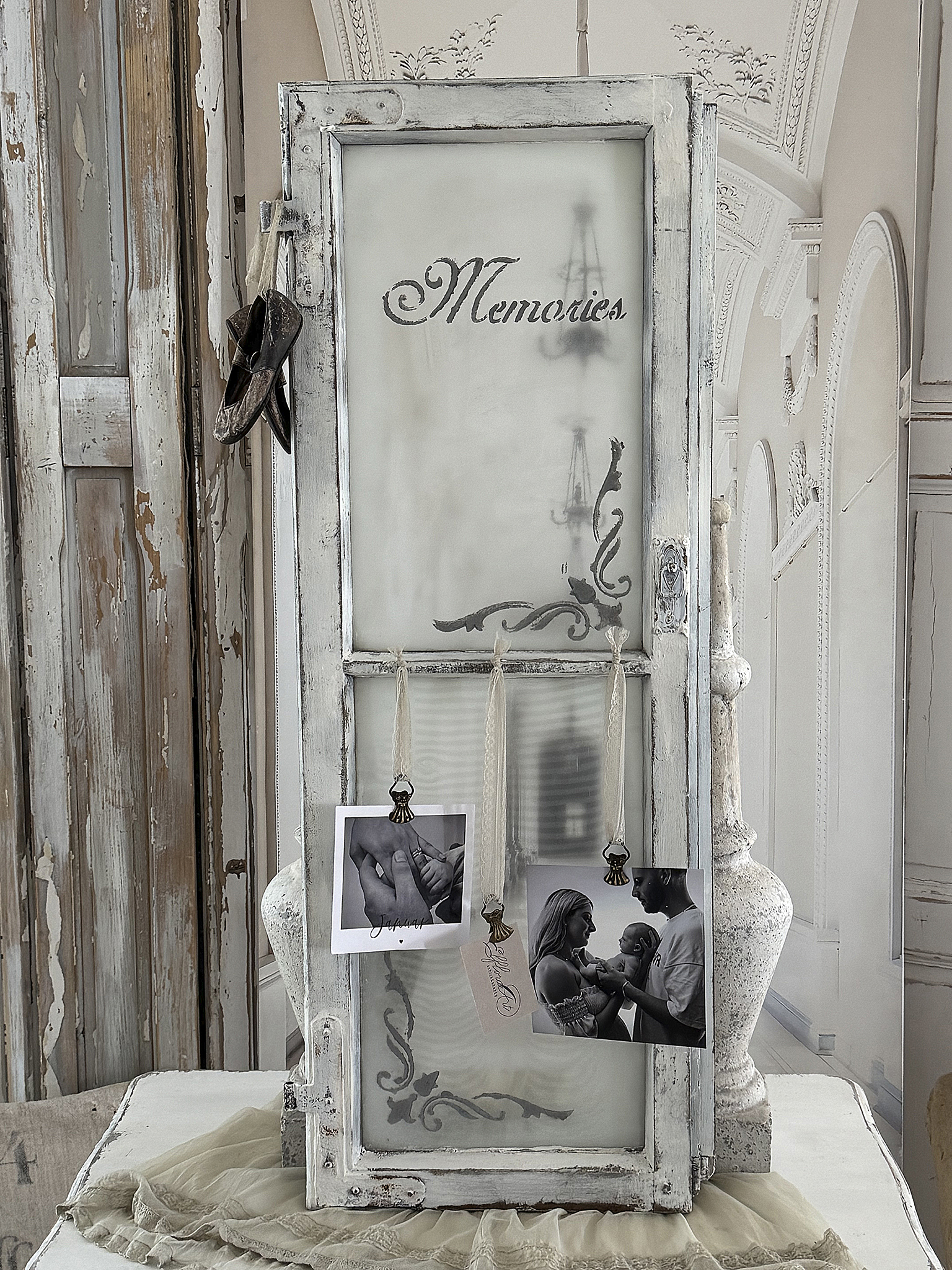  Antikes Sprossenfenster – Memo-Board Memories***