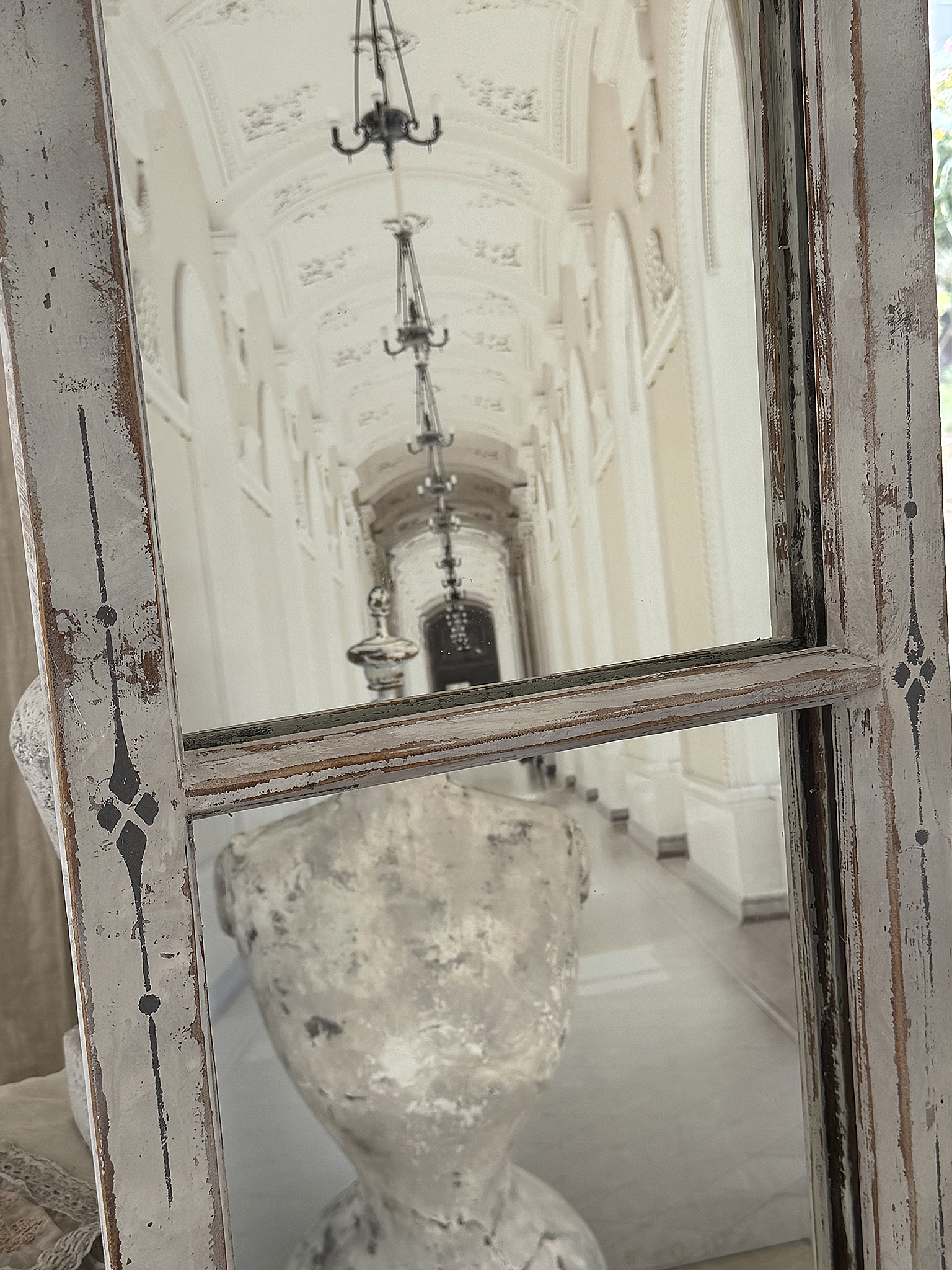 Altes Sprossenfenster als Spiegel – Shabby Chic****