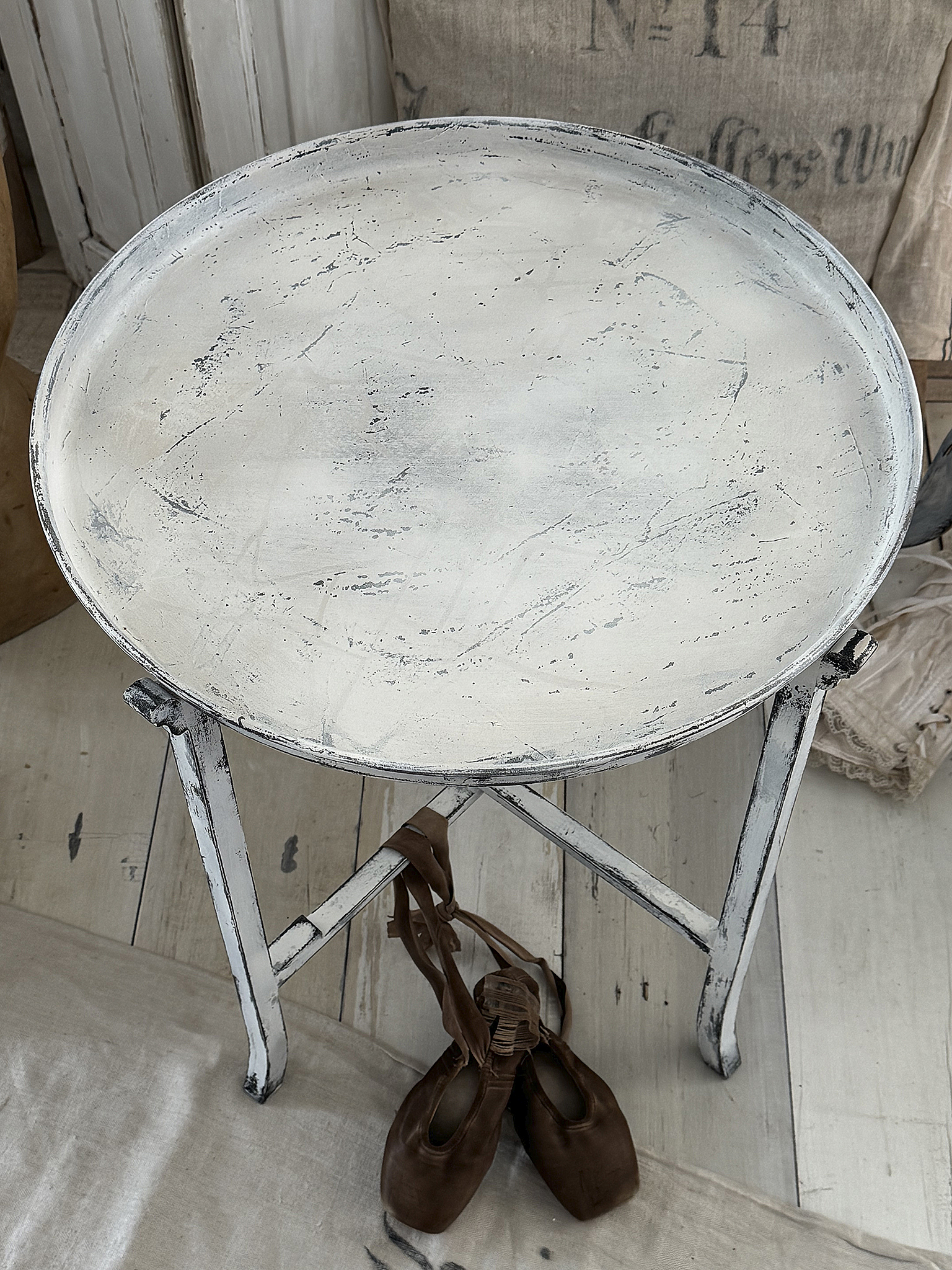 Alter Tablett Klapptisch/Stillleben***