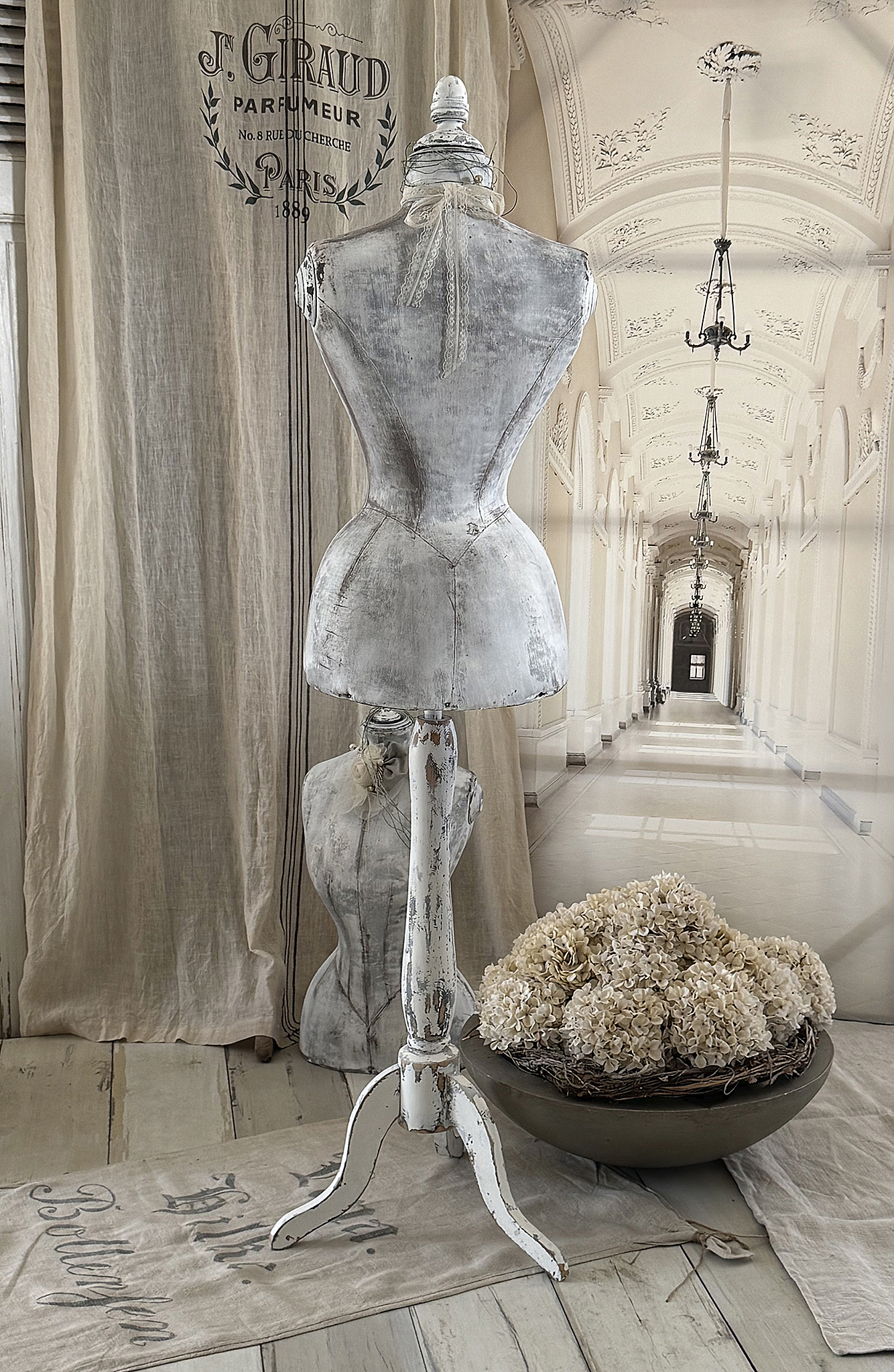 Antike Schneiderpuppe „Wespentaille“ im zarten Vintage-Look***