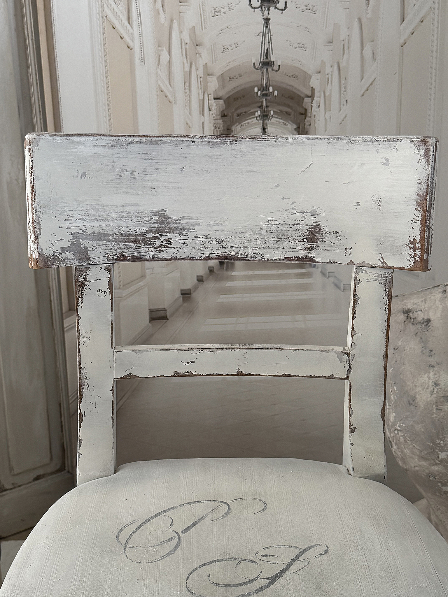 Antiker Biedermeier-Stuhl – Shabby Chic mit Monogramm***