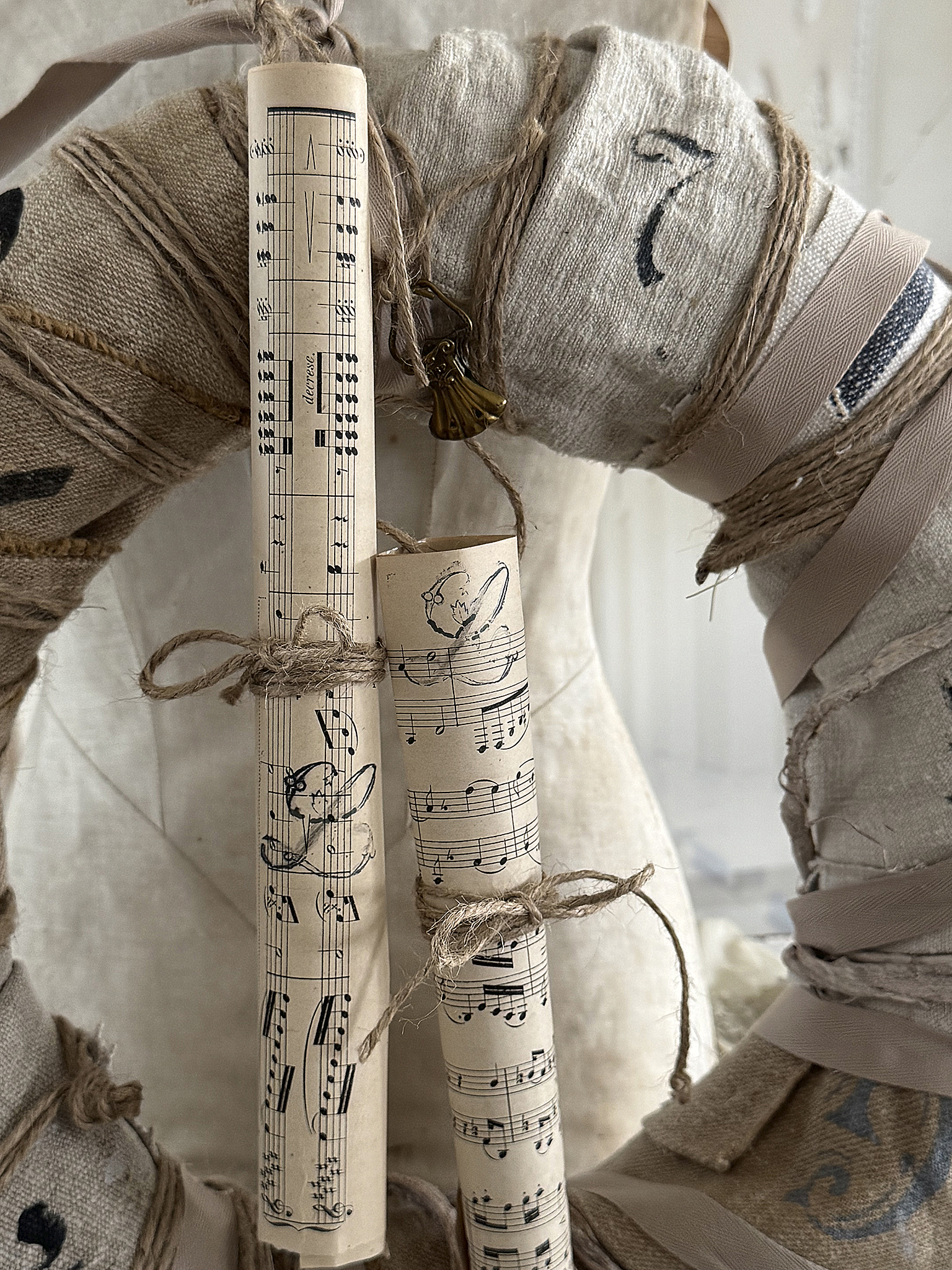 Individueller alter Mehlsack-Kranz mit Notenblättern***