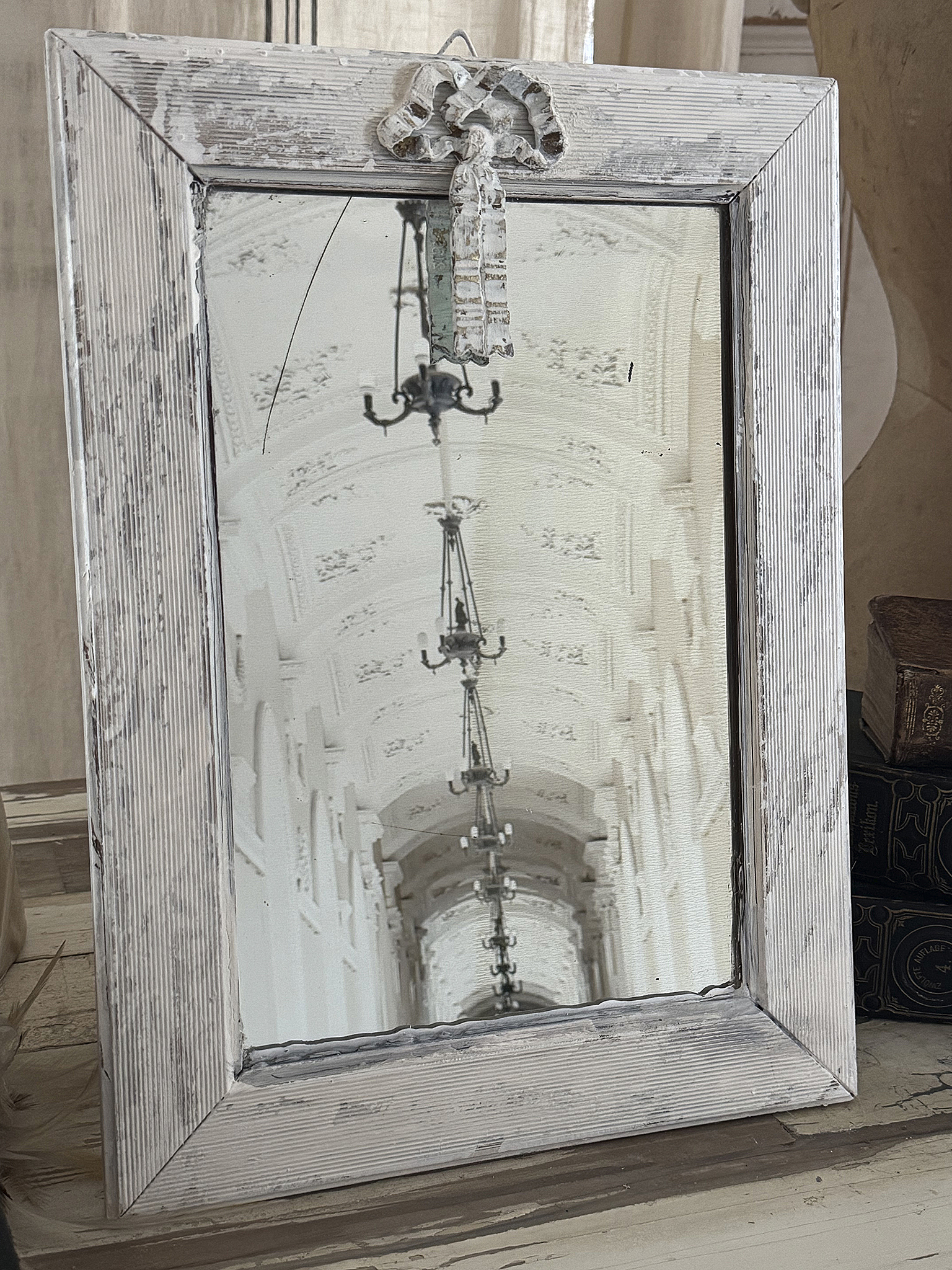  Kleiner antiker Wandspiegel ***