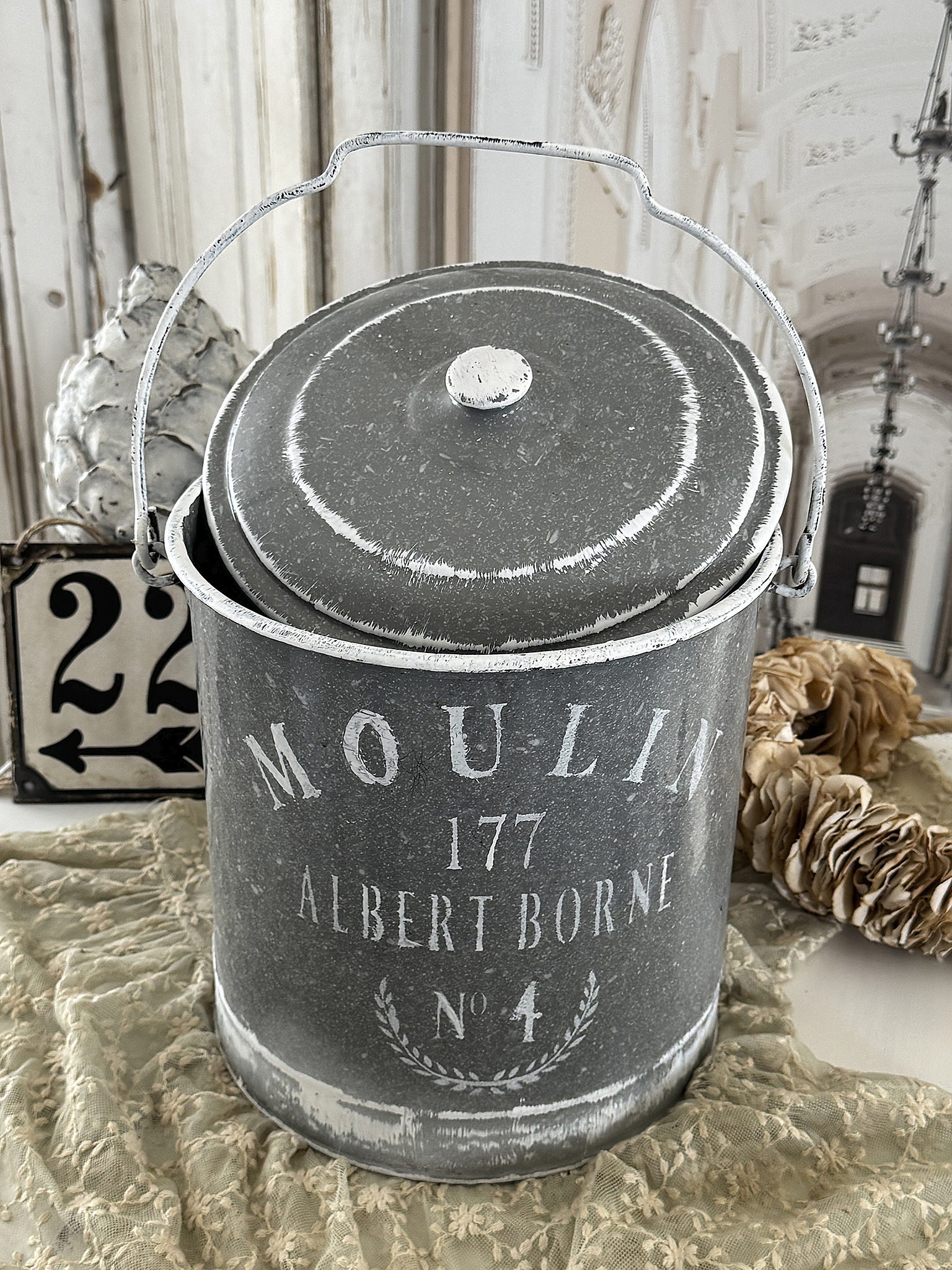 Alter Emaille-Eimer mit Deckel im Shabby Chic und französischem Schriftzug***