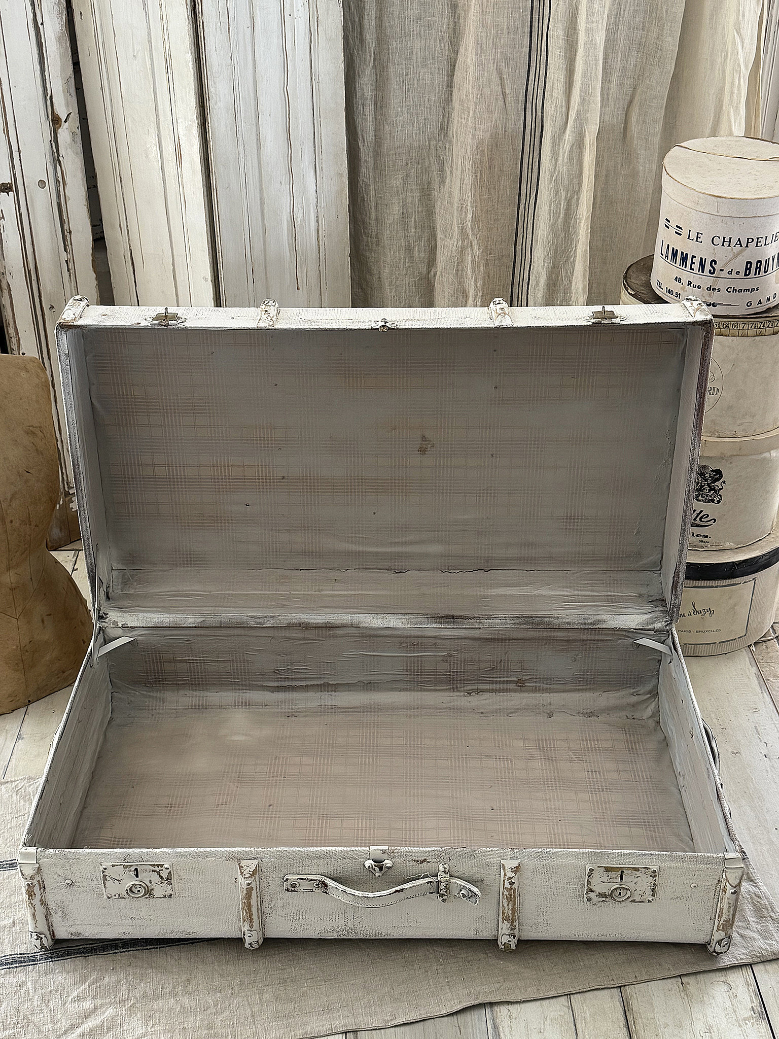 Wunderschöner nostalgischer Überseekoffer mit Holzstreben – Shabby Chic***