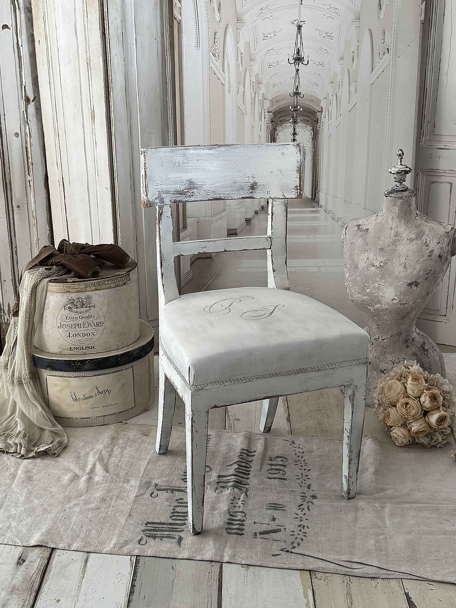 Antiker Biedermeier-Stuhl – Shabby Chic mit Monogramm***