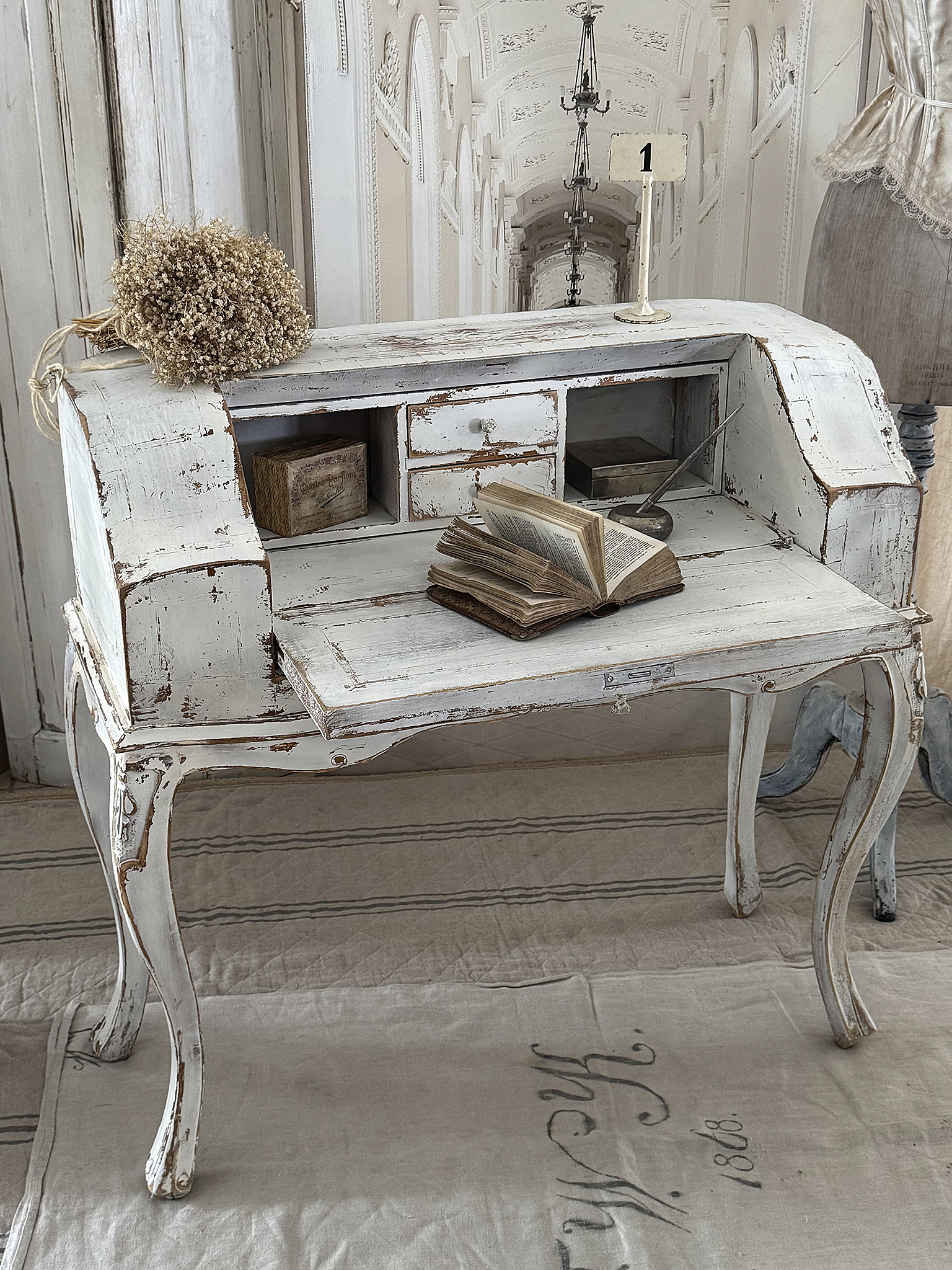 Antiker Damensekretär im Shabby Chic Stil – Original & mit Charakter***