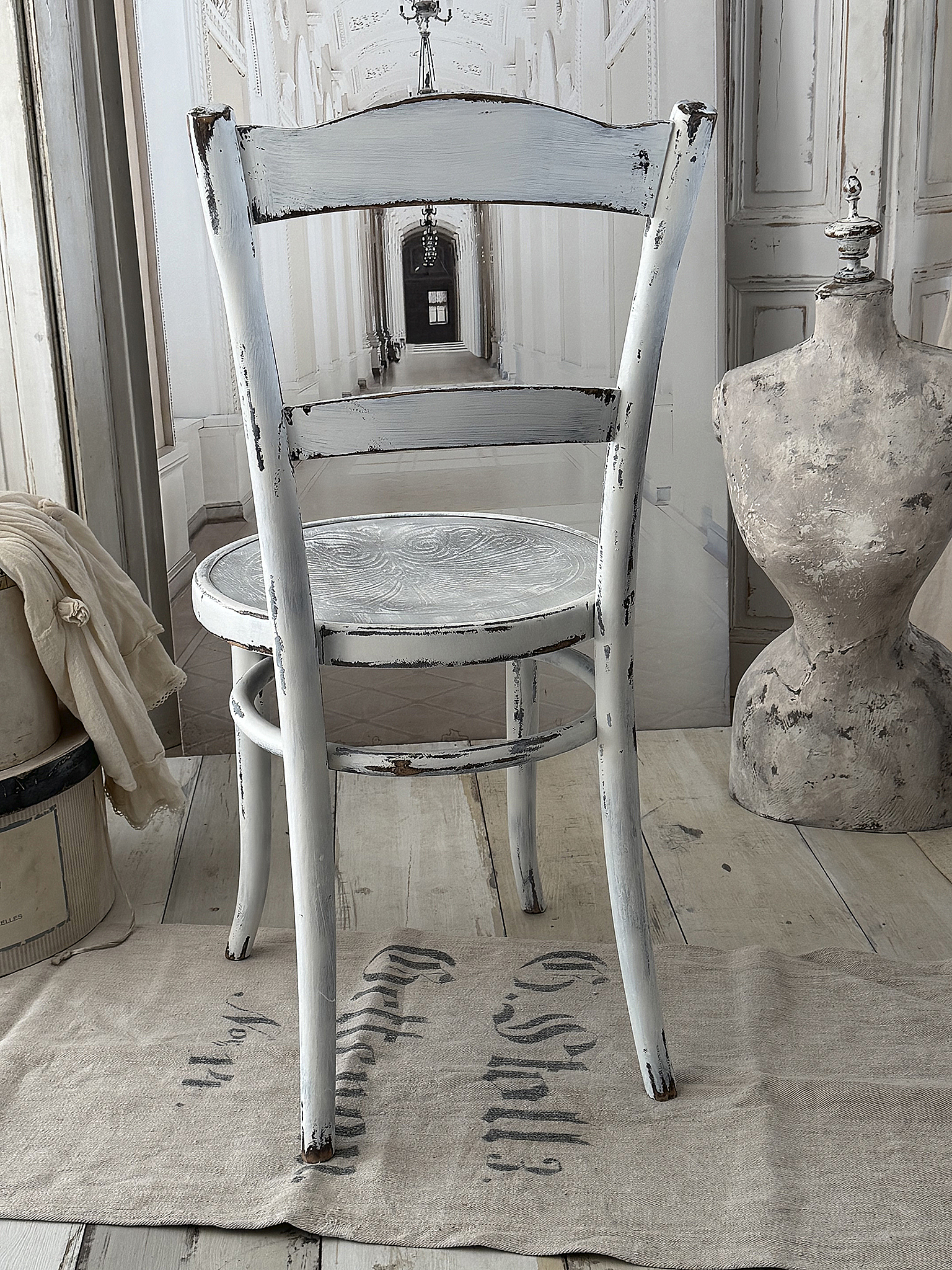 Antiker Bugholz-Thonet-Stuhl im zauberhaften Shabby Chic***