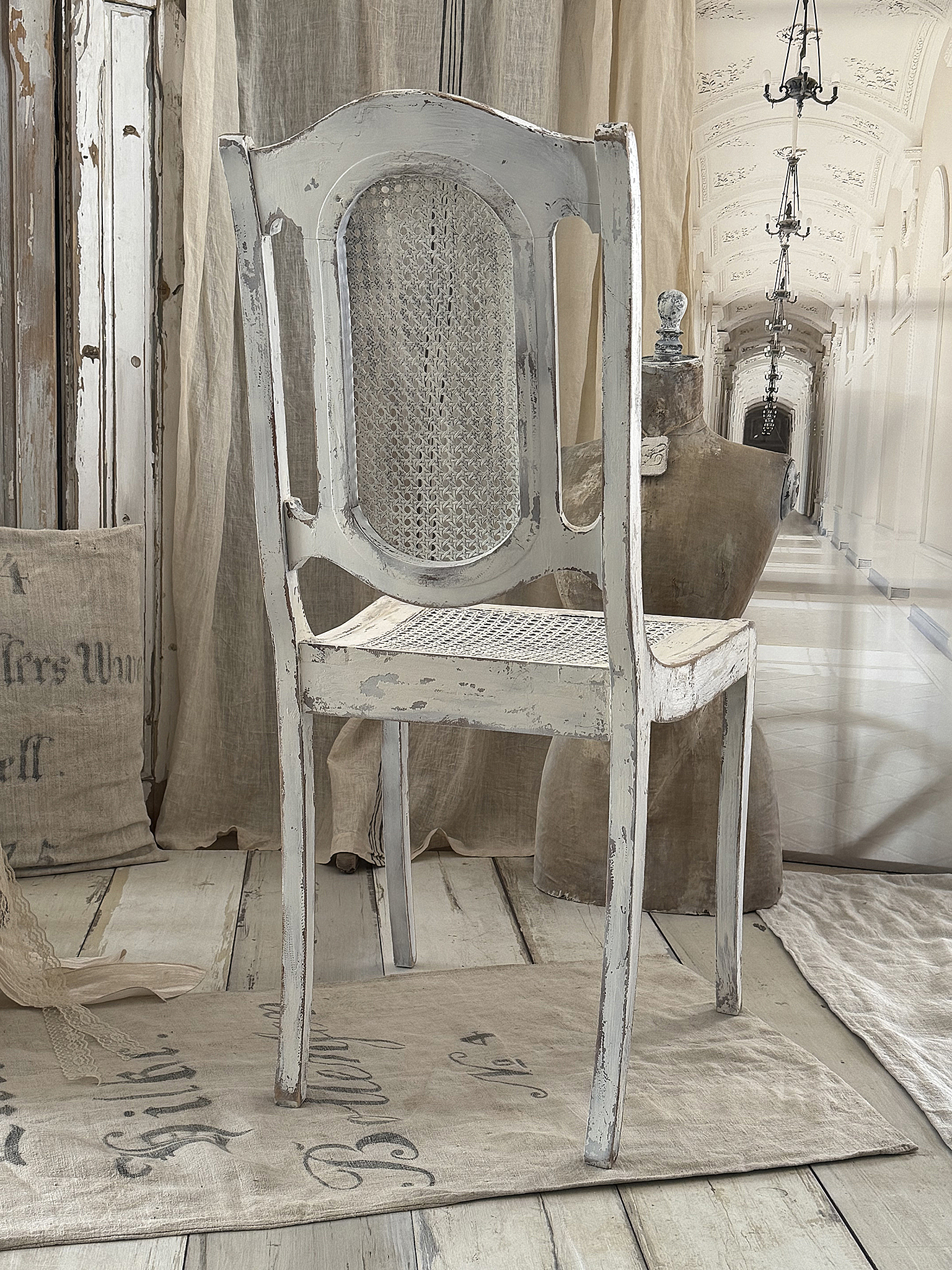  Antiker Biedermeier-Stuhl mit Wiener Geflecht – Shabby-Chic mit Charakter***