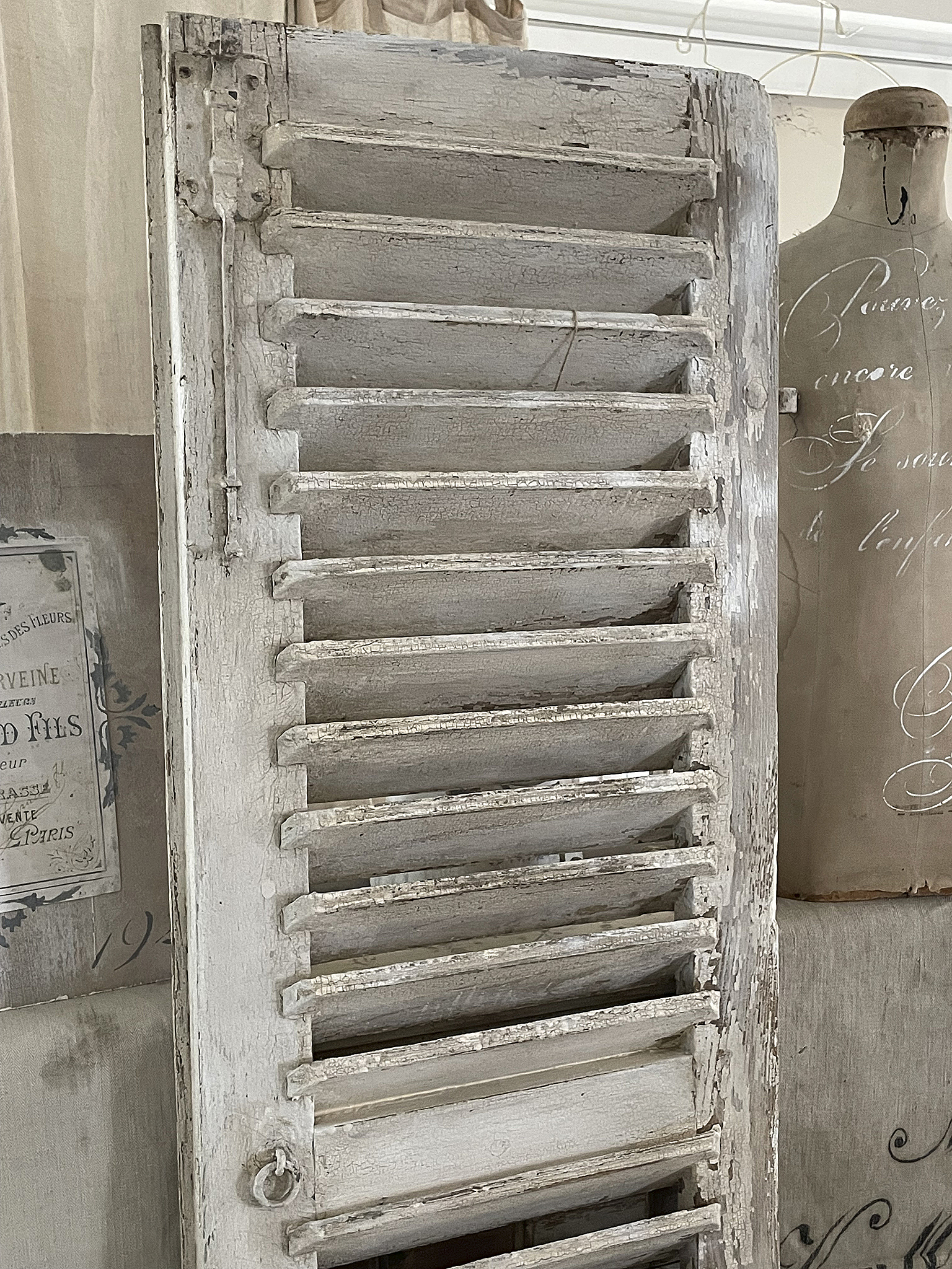 Großer Lamellenfensterladen Shabby-pur 2*** Großer Lamellenfensterladen Shabby-pur 2***
