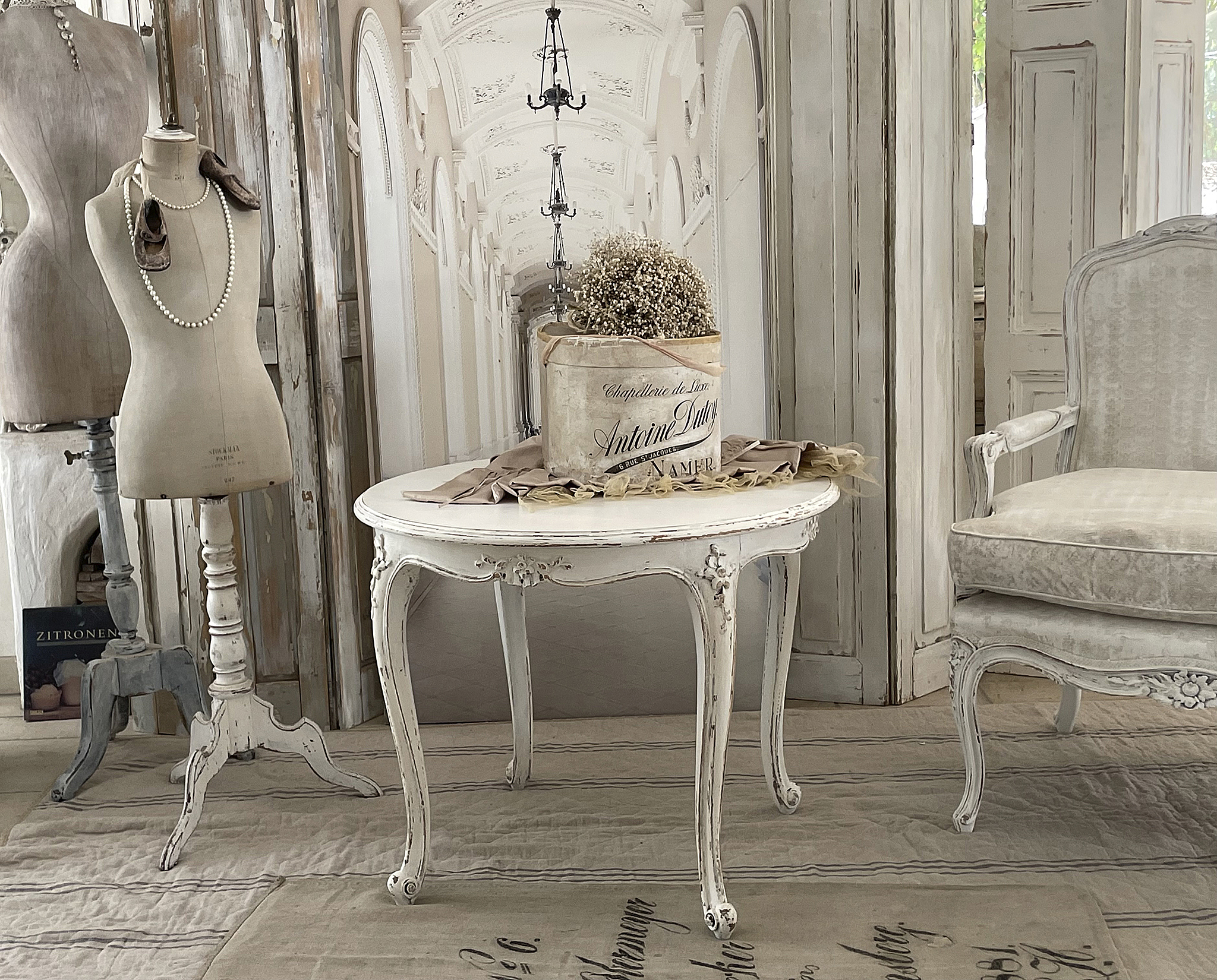 Runder Chippendale Shabby Tisch/Beistelltisch***