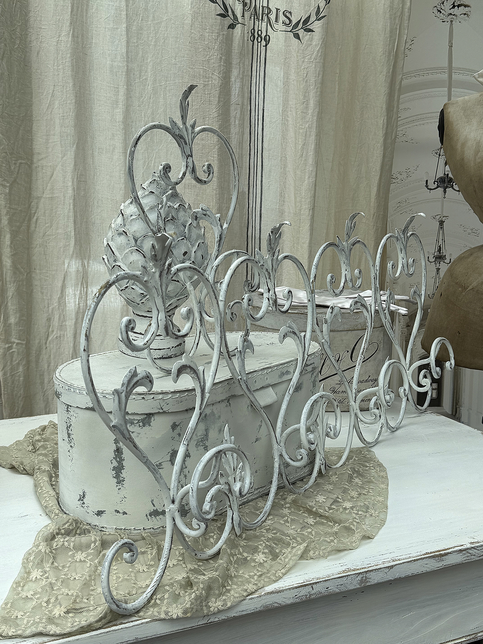 Alte Wandgarderoben im Jugendstil – im Duo***