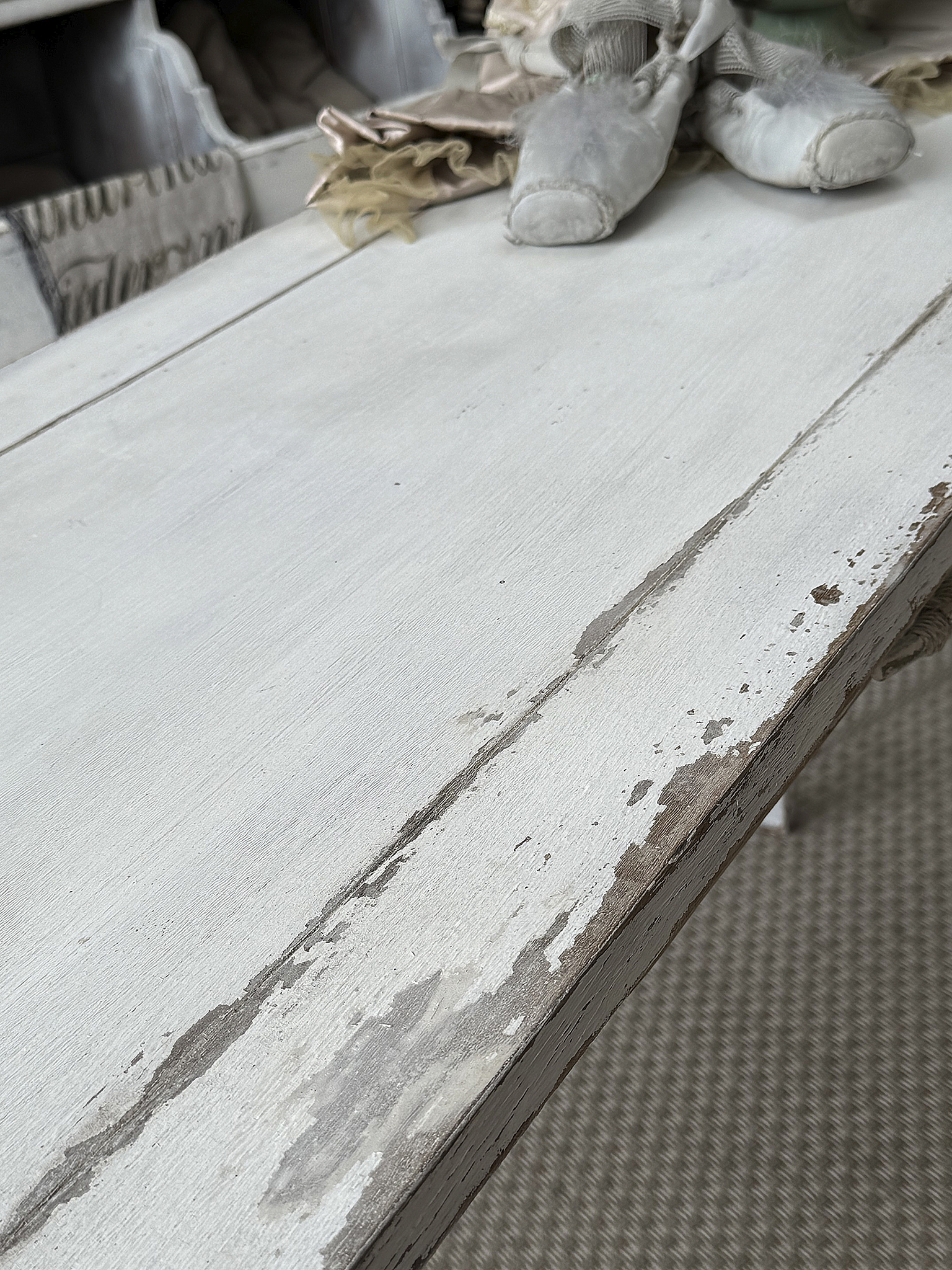 Edler Shabby-Chic-Konsolentisch aus Vollholz – zeitlose Eleganz mit Geschichte***