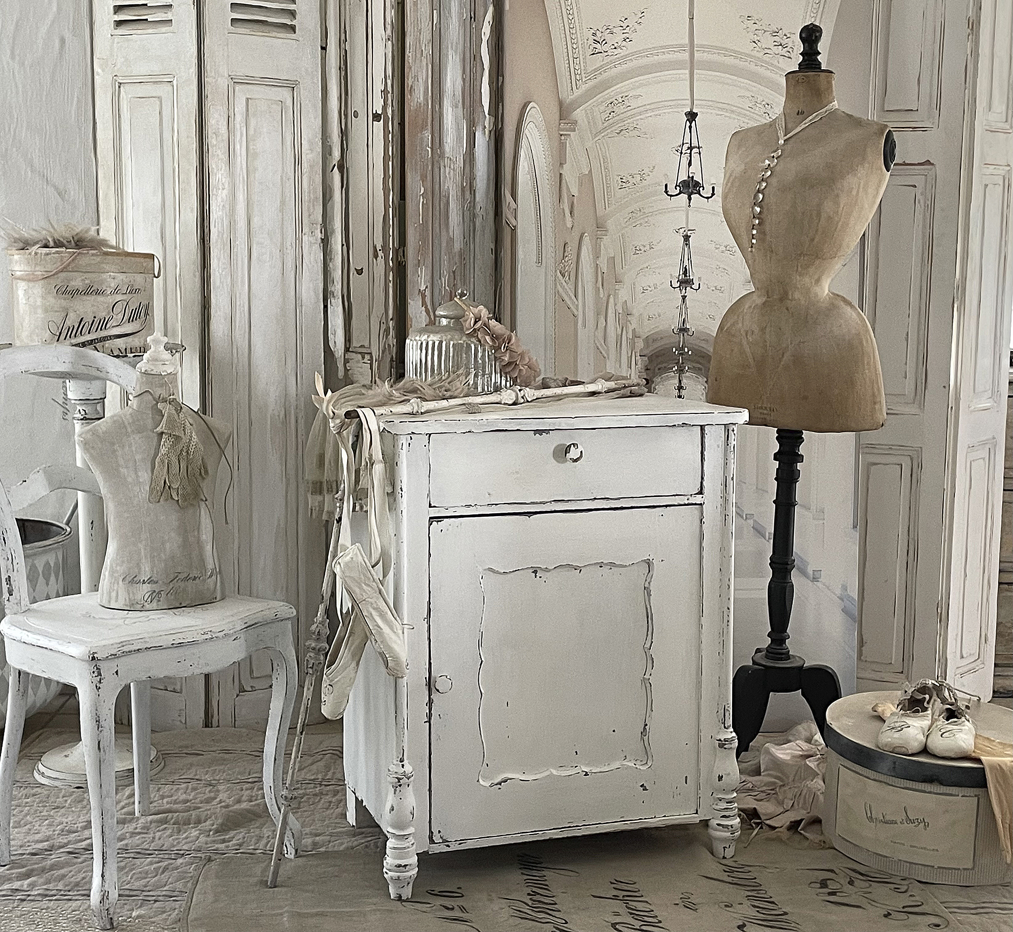 Brocante antiker Shabbyschrank***