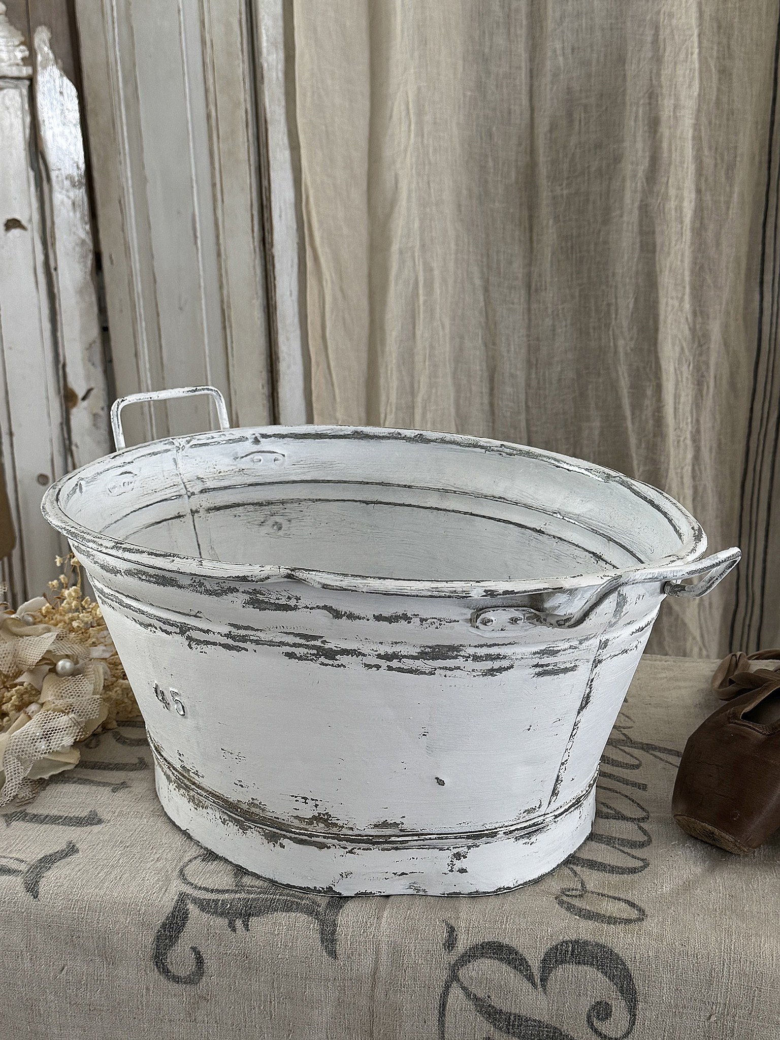 Alte Zinkwanne im weißen Shabby-Look – charmantes Vintage-Unikat***